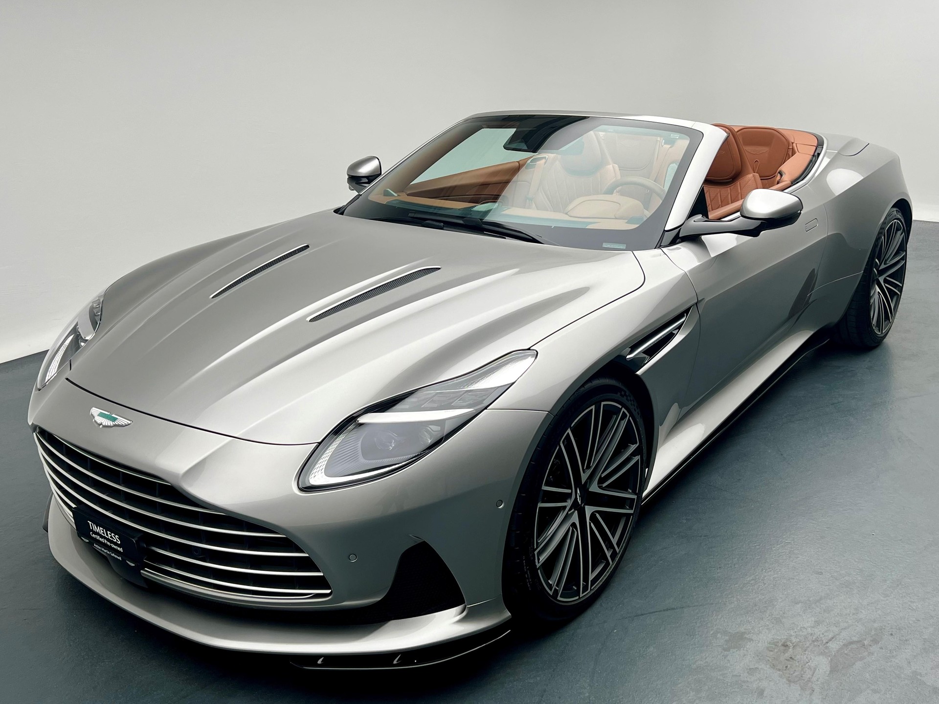 ASTON MARTIN DB12 Volante 4.0 V8 Bi-Turbo-image-0