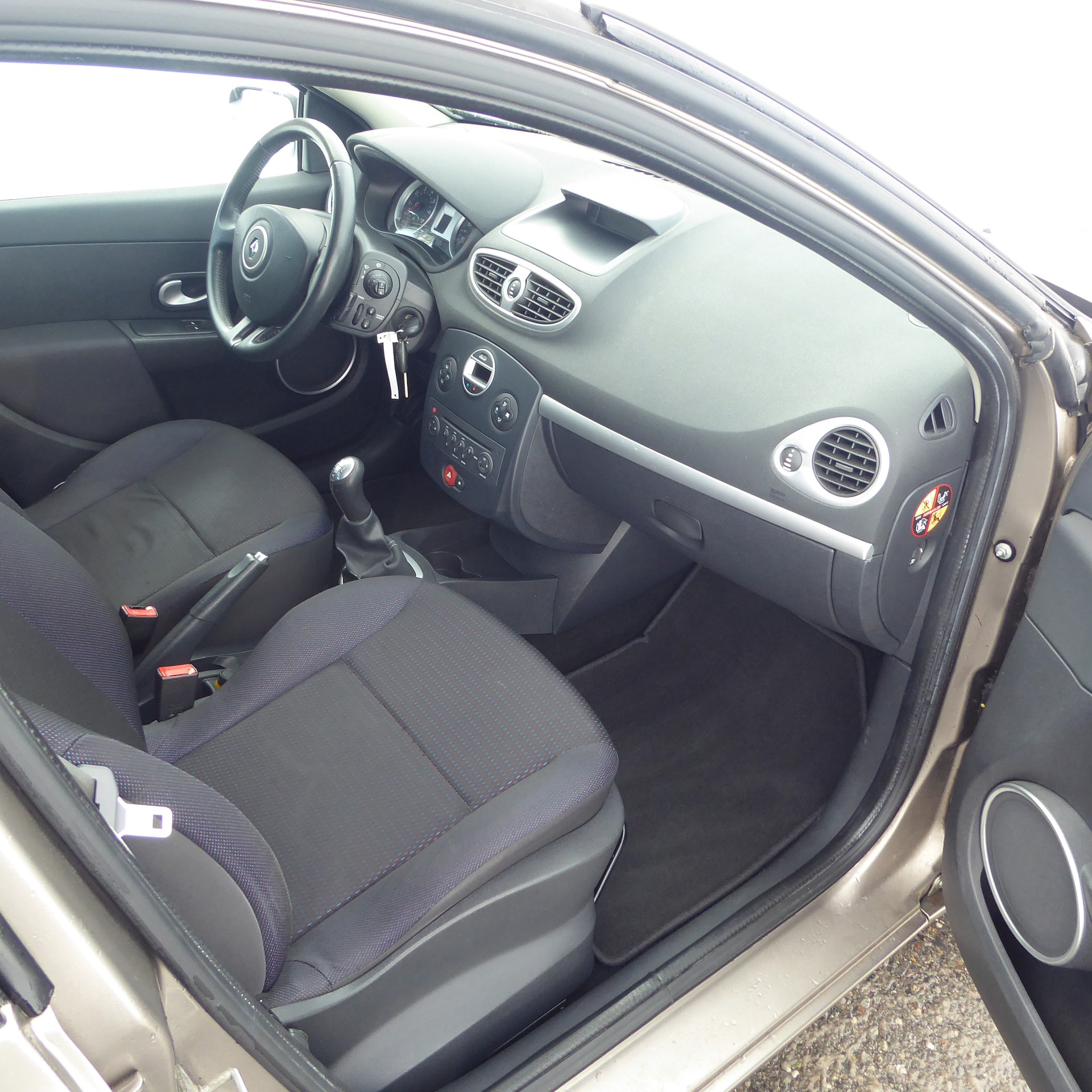 RENAULT Clio Grandtour 1.2 16V Turbo Dynamique-image-7