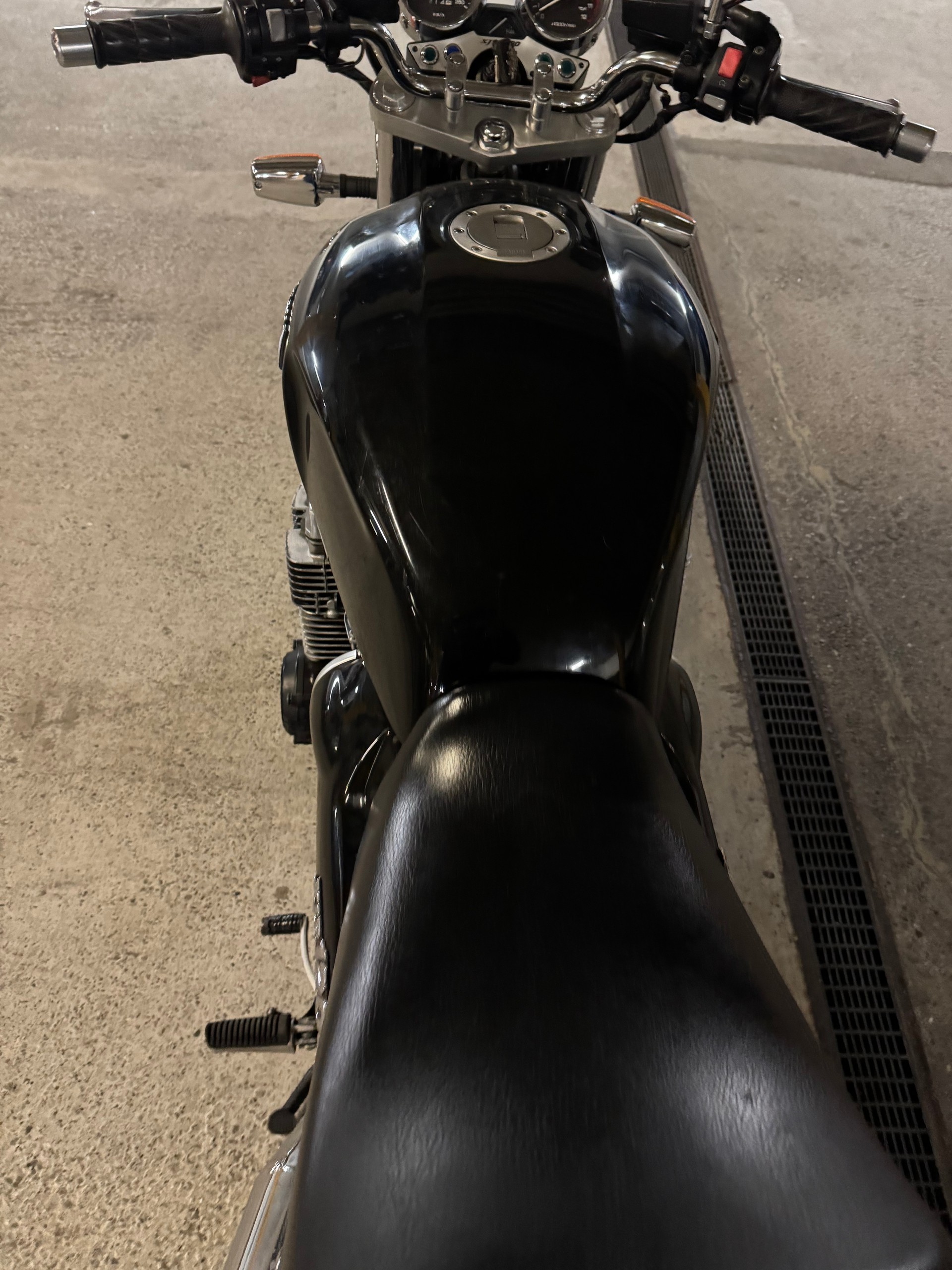 YAMAHA XJR 1200-image-8