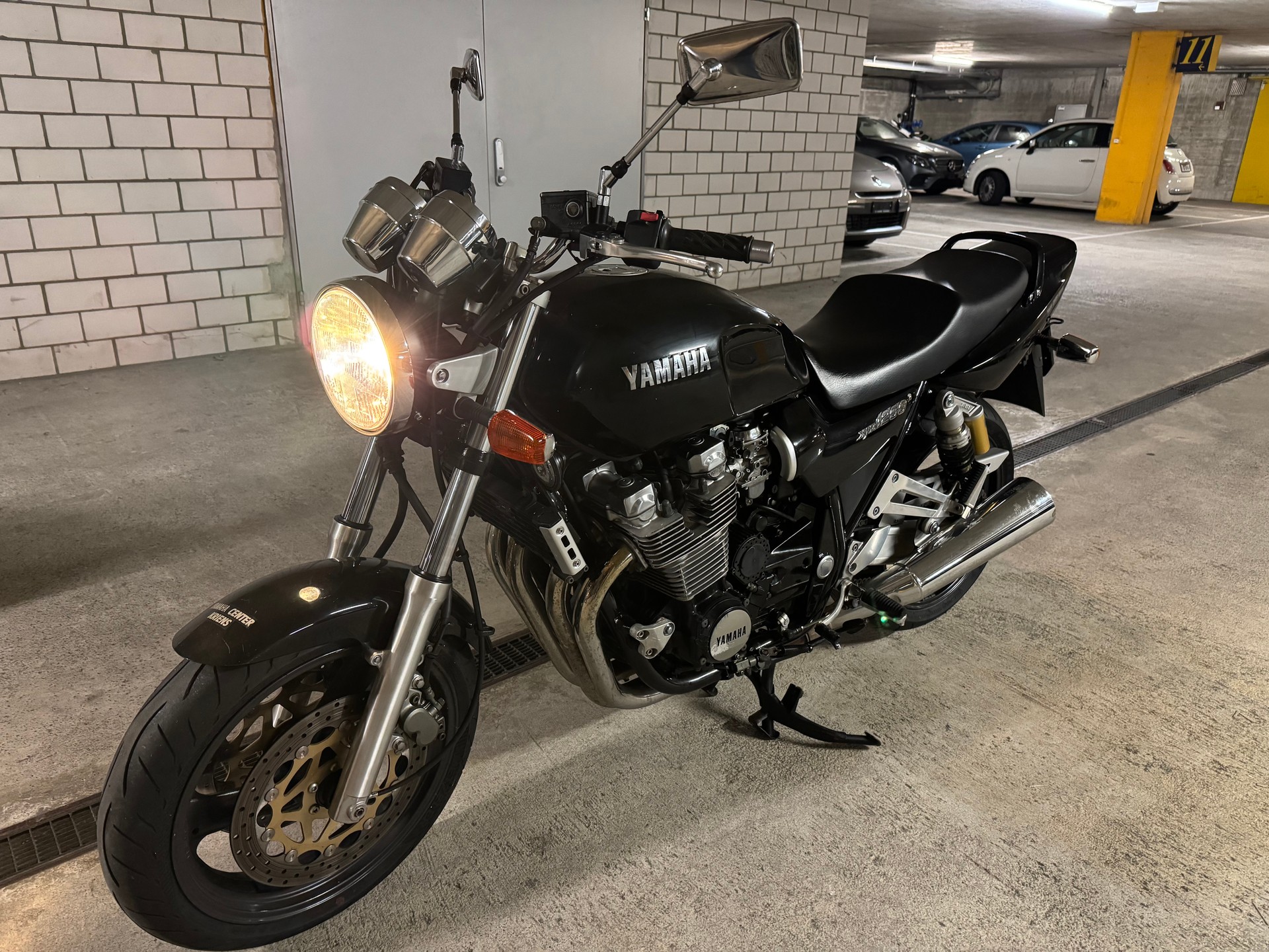 YAMAHA XJR 1200-image-10