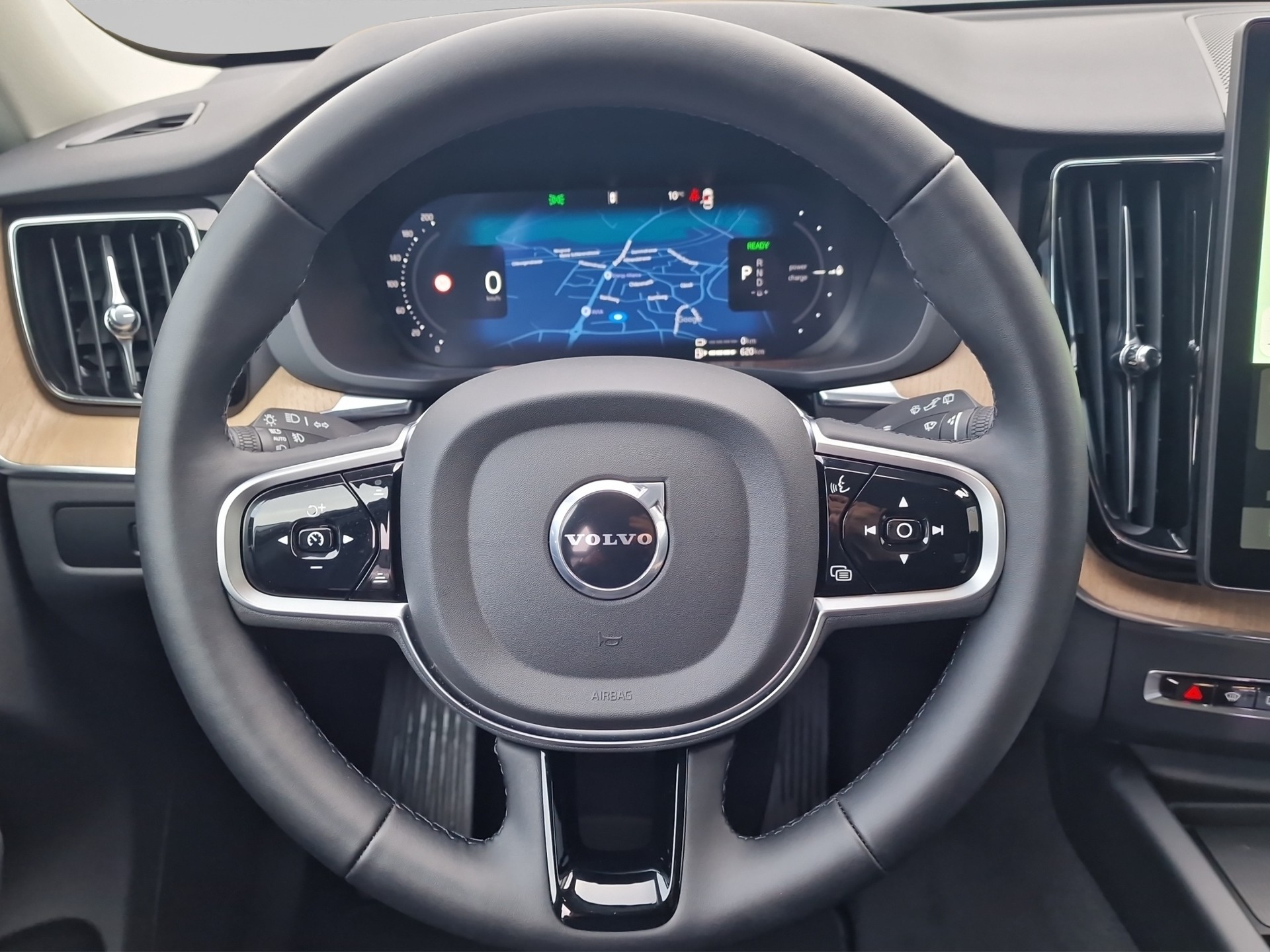 VOLVO XC60 2.0 T8 TE Plus Dark eAWD-image-11