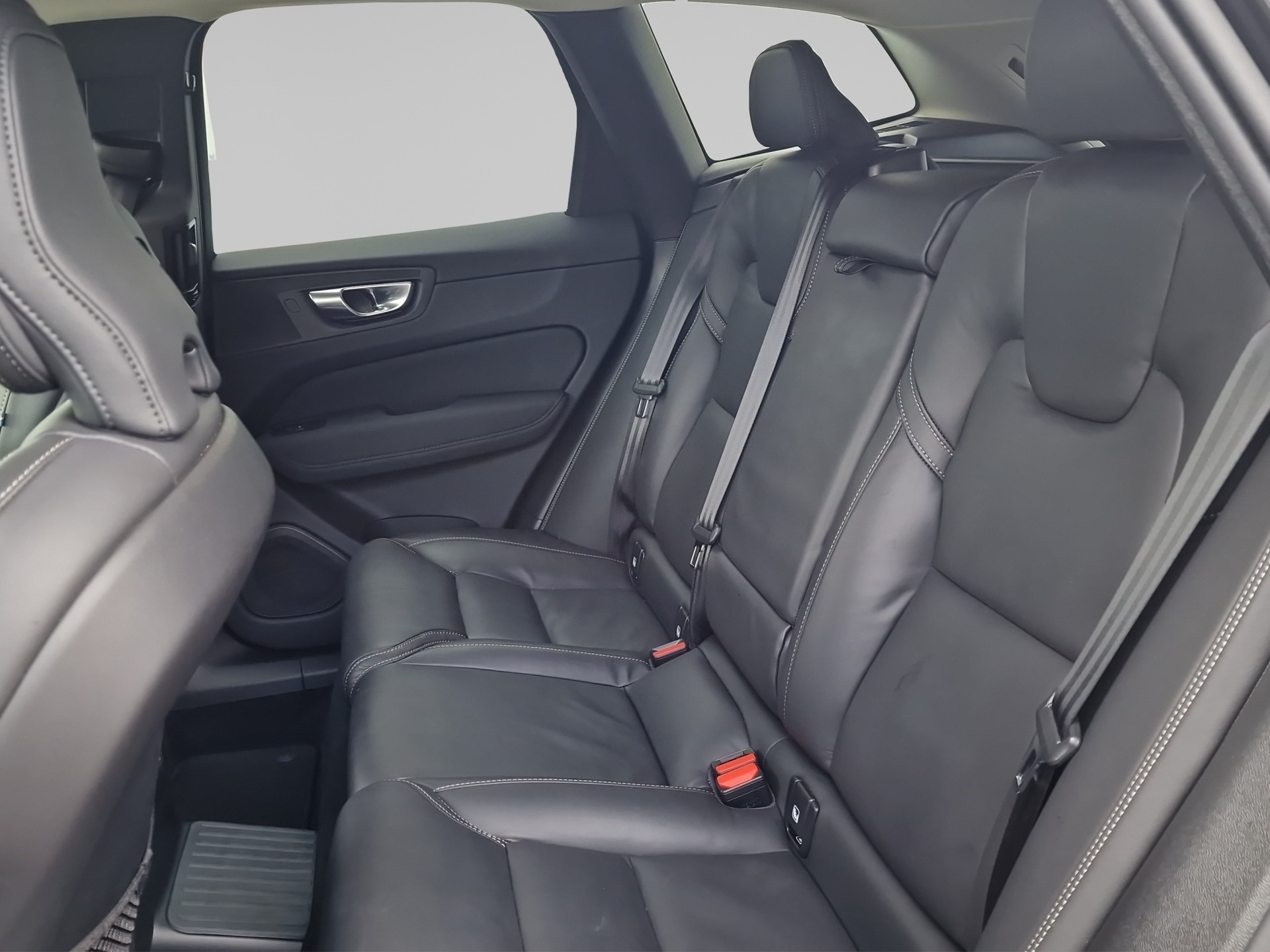 VOLVO XC60 2.0 T8 TE Plus Dark eAWD-image-14