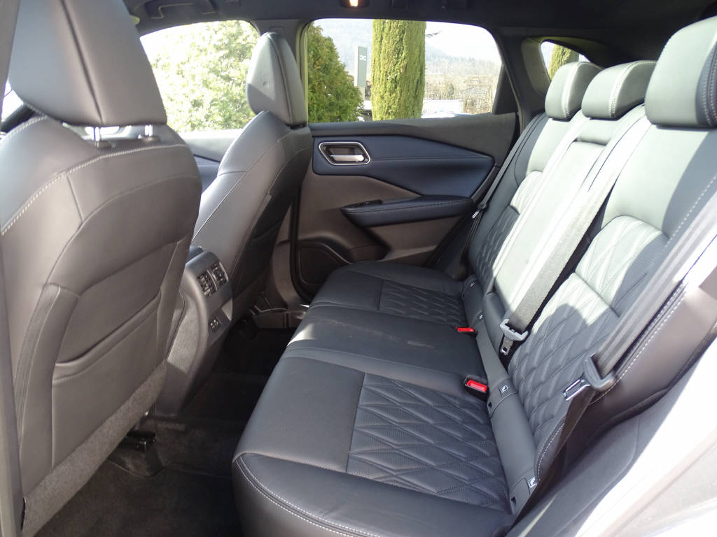 NISSAN Qashqai 1.5 VC-T Tekna+-image-5