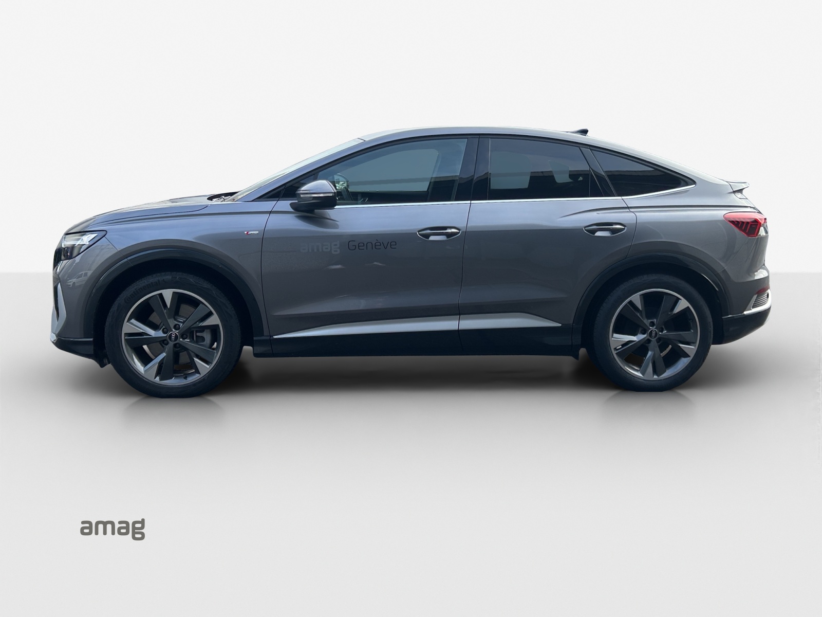 AUDI Q4 Sportback e-tron 50 quattro-showroom-element-1