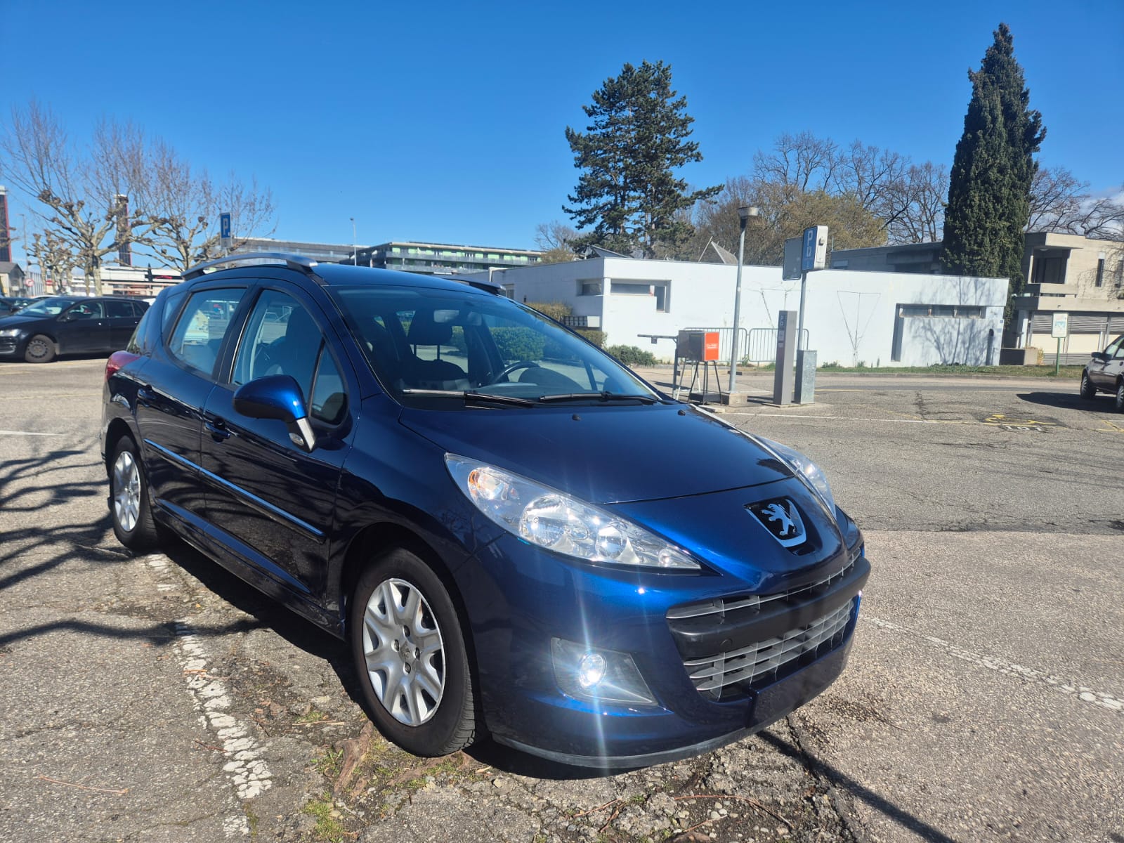 PEUGEOT 207 SW 1.4 16V Allure-showroom-element-2