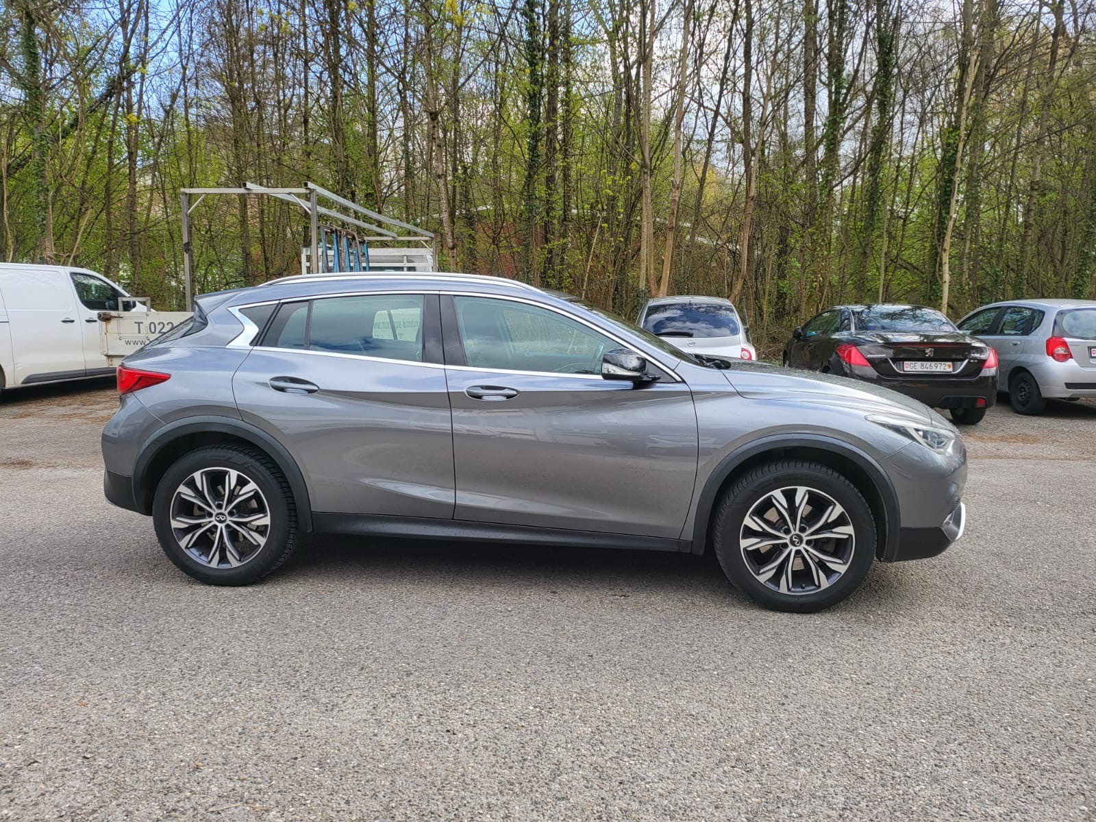 INFINITI QX30 2.2d Luxe DCT AWD-image-2