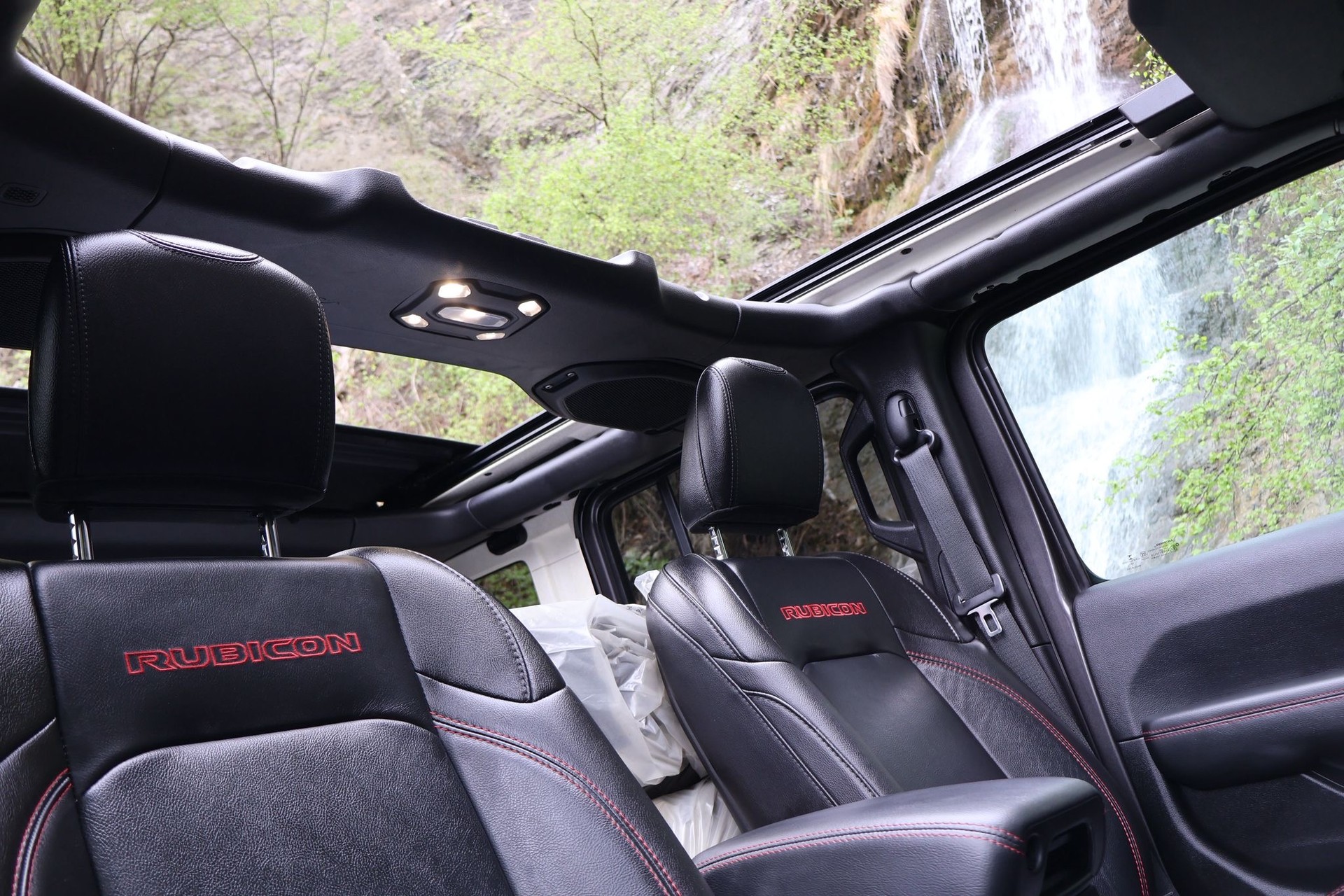 JEEP Wrangler 2.0 Unlimited Rubicon Automatic-image-9