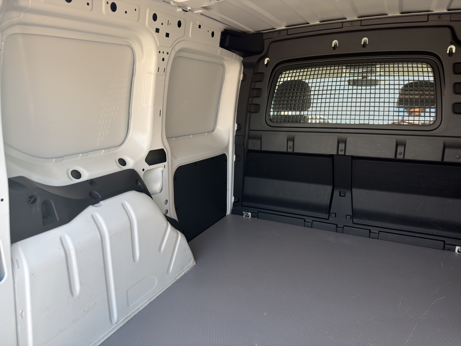 VW Caddy Cargo 2.0TDI Entry-image-14