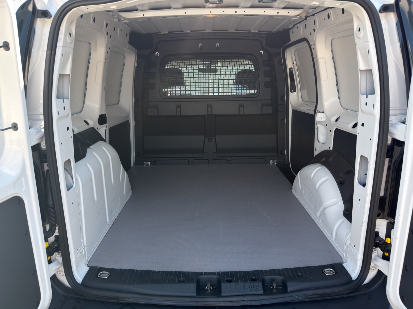 VW Caddy Cargo 2.0TDI Entry-image-12
