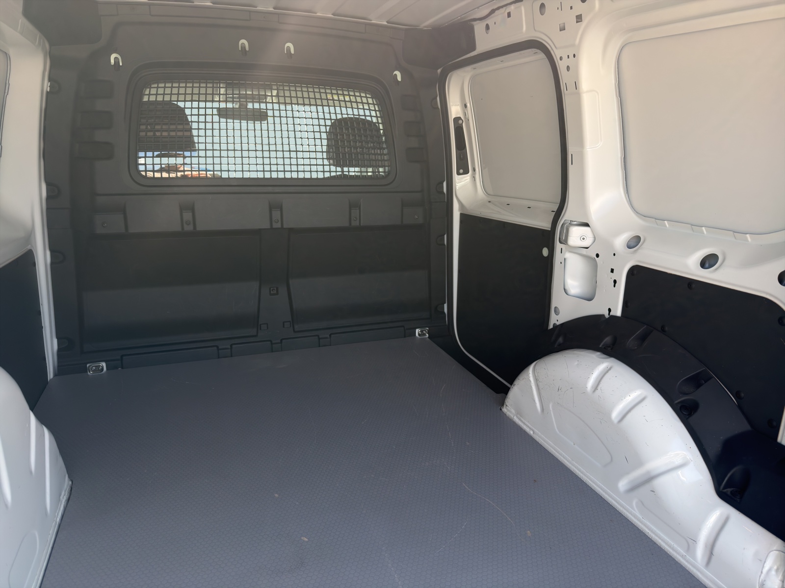 VW Caddy Cargo 2.0TDI Entry-image-13