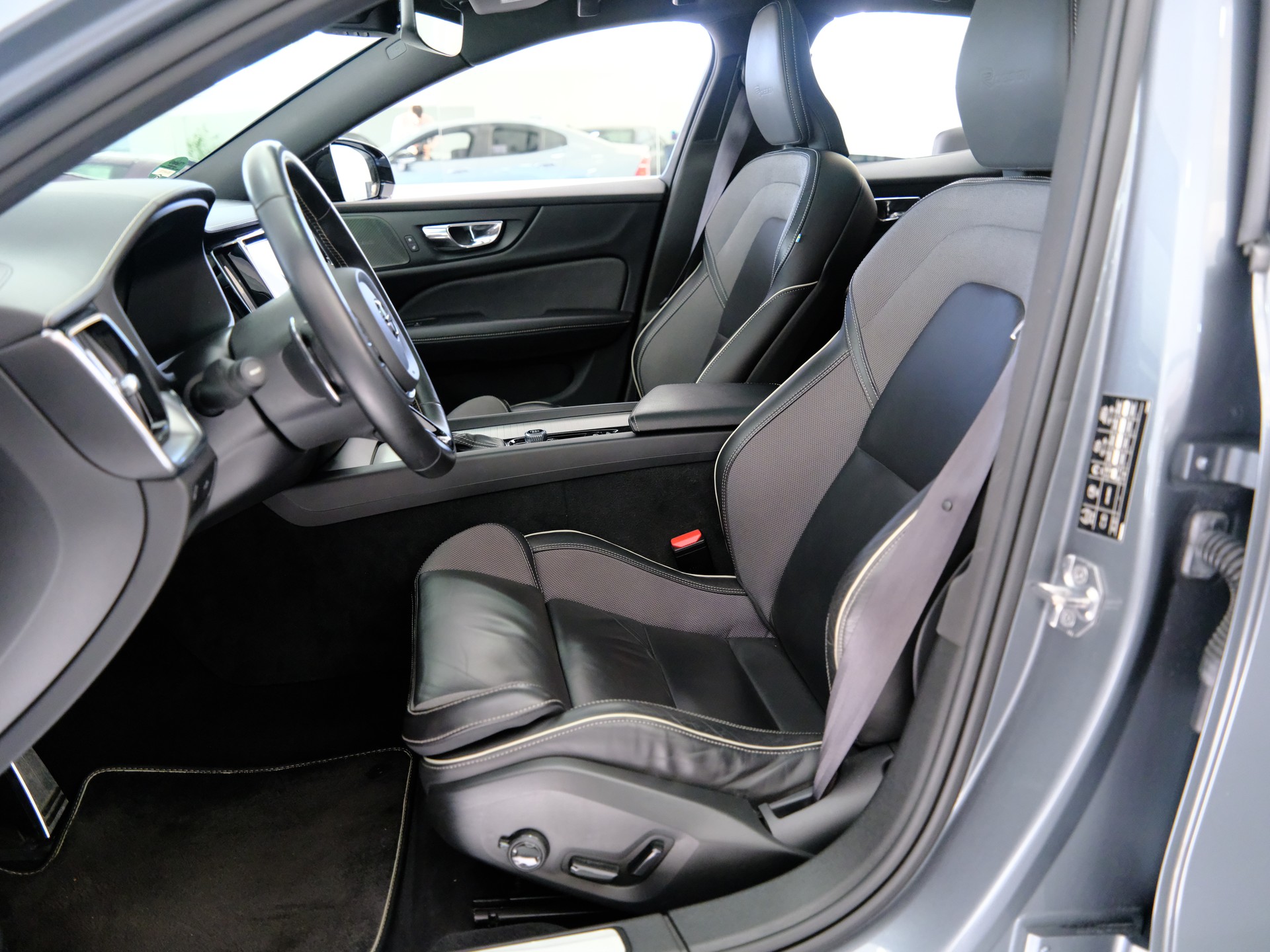 VOLVO S60 T5 R-Design Geartronic-image-10