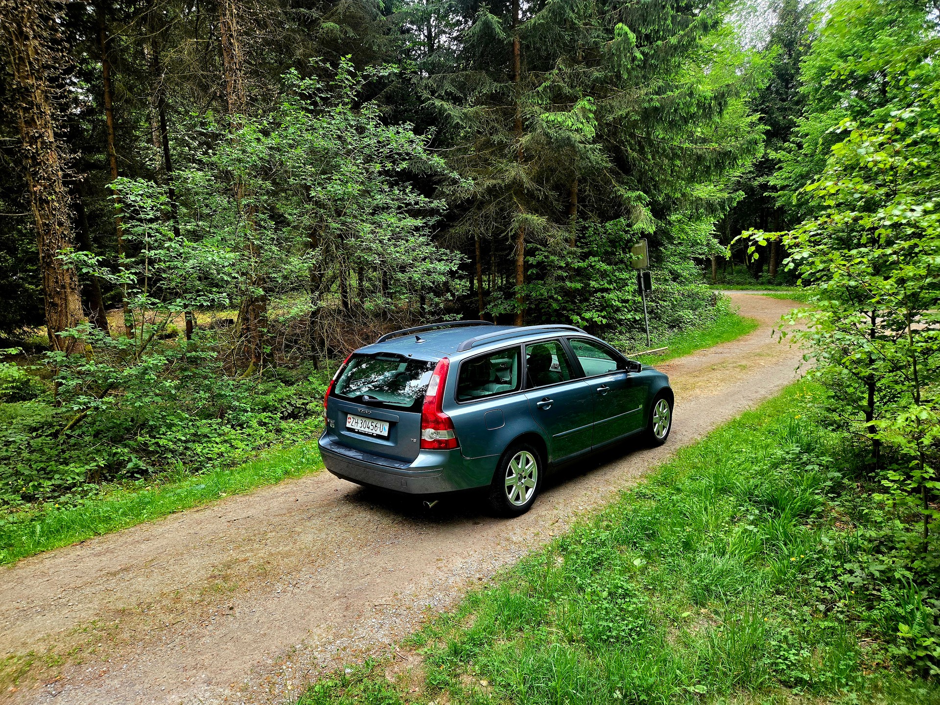 VOLVO V50 T5 Momentum-image-1