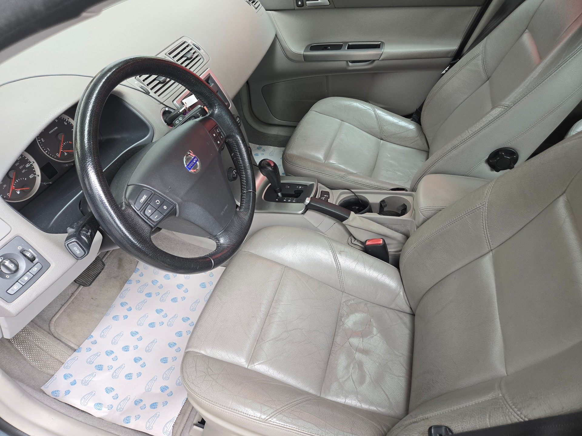 VOLVO V50 T5 Momentum-image-12