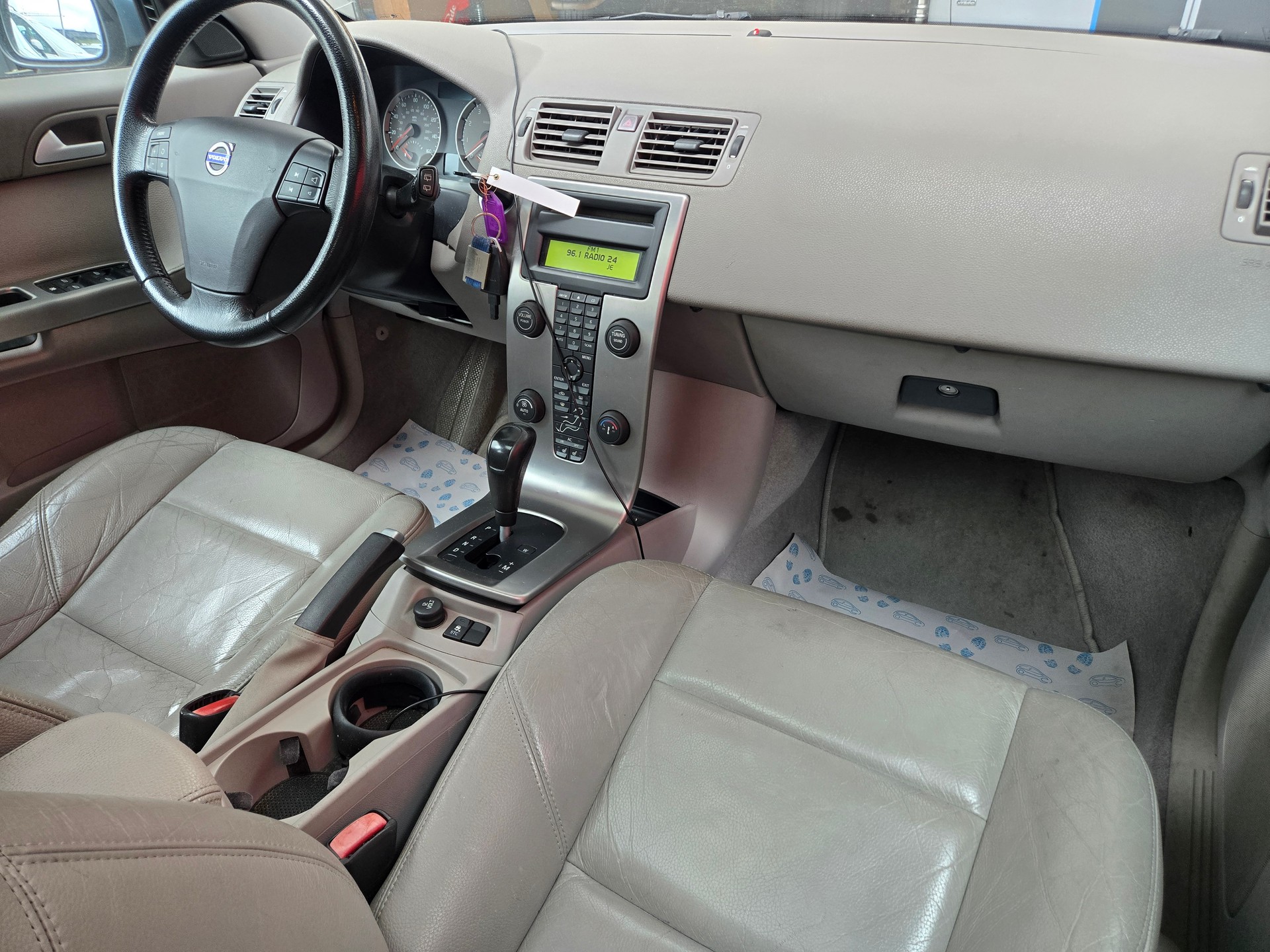 VOLVO V50 T5 Momentum-image-4