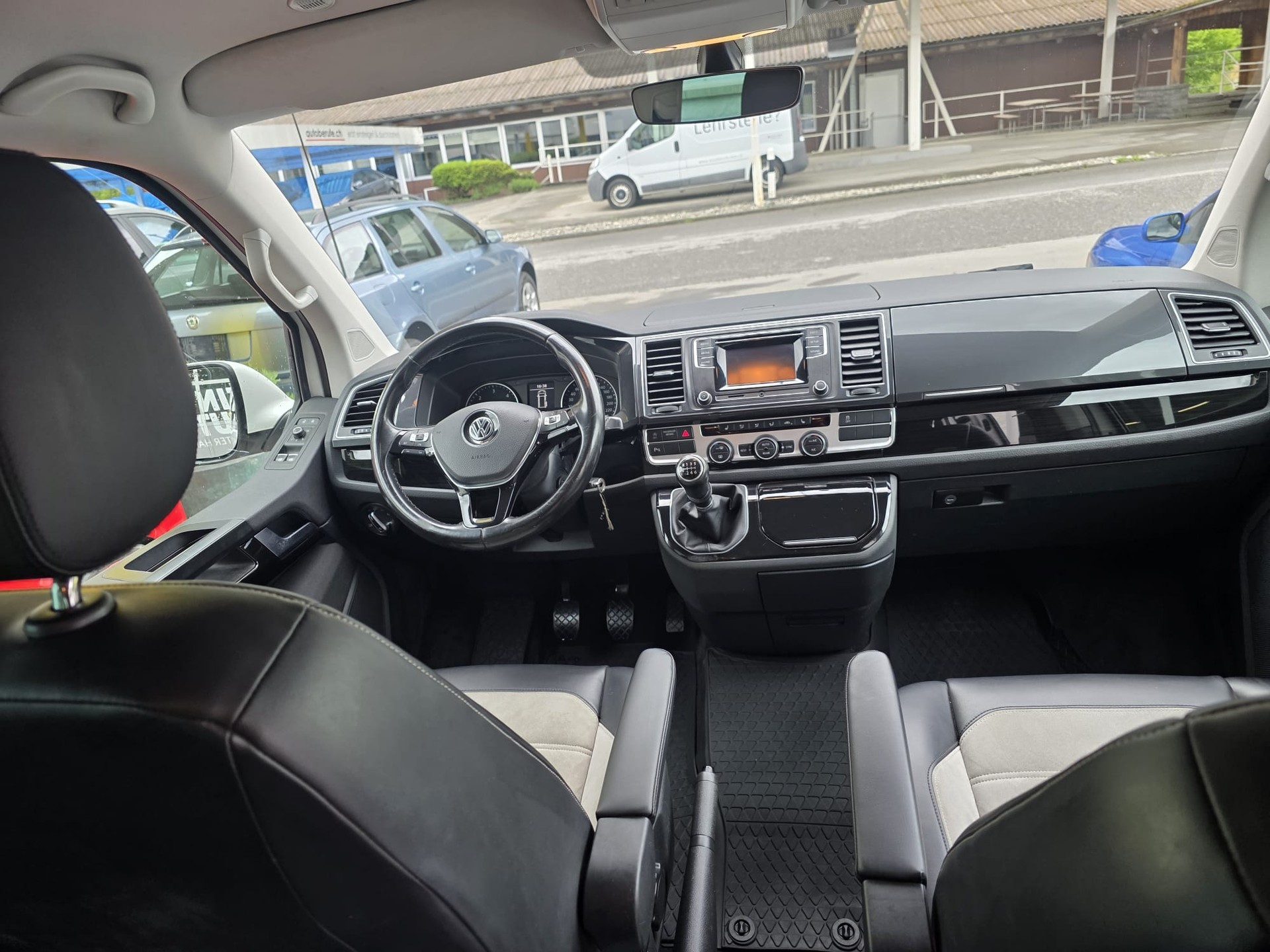 VW T6 Multivan 2.0 TSI Family 4Motion DSG-showroom-element-3