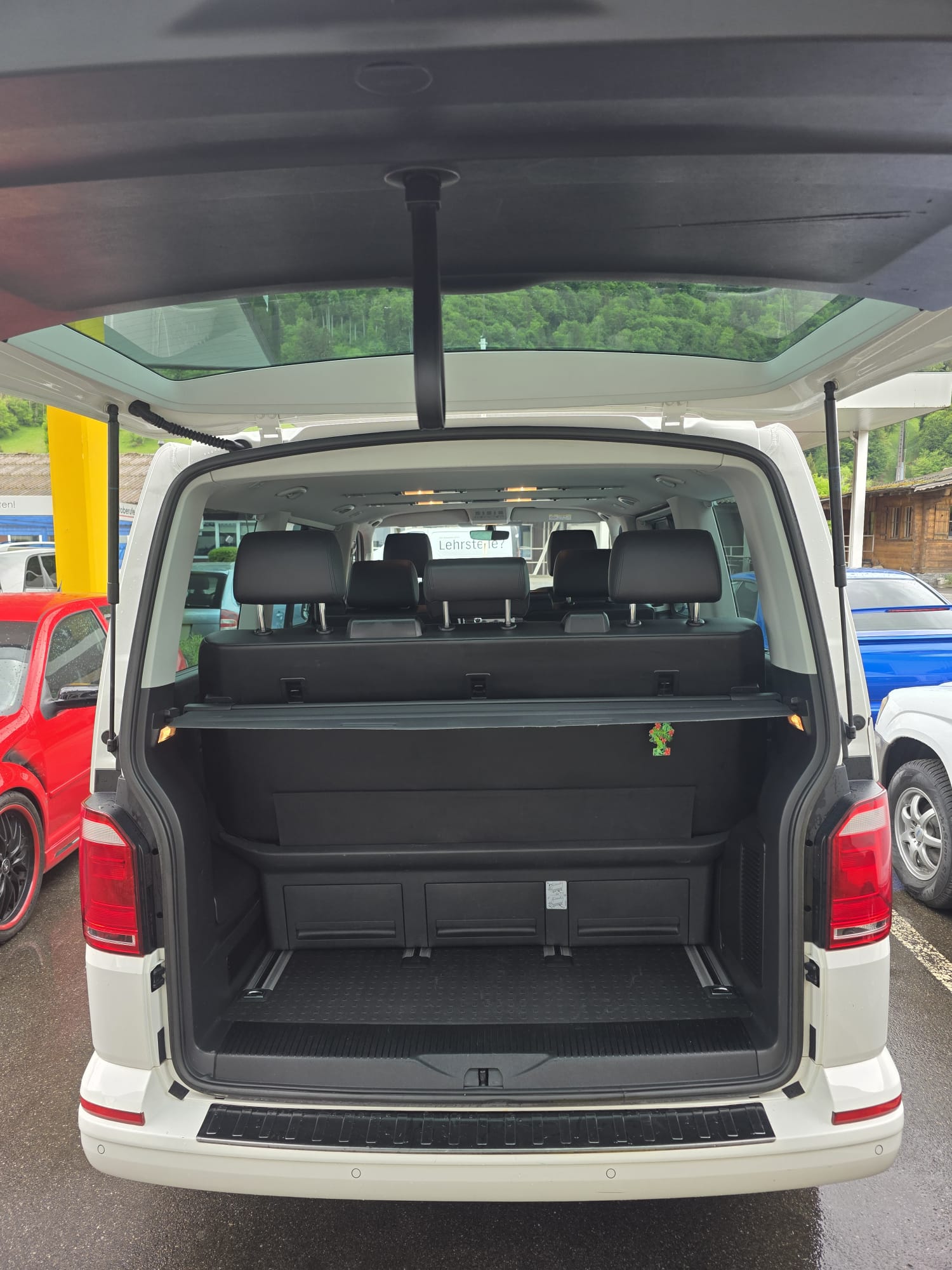 VW T6 Multivan 2.0 TSI Family 4Motion DSG-image-10