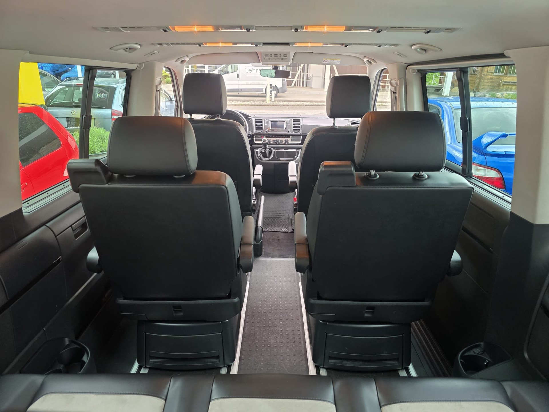VW T6 Multivan 2.0 TSI Family 4Motion DSG-image-11