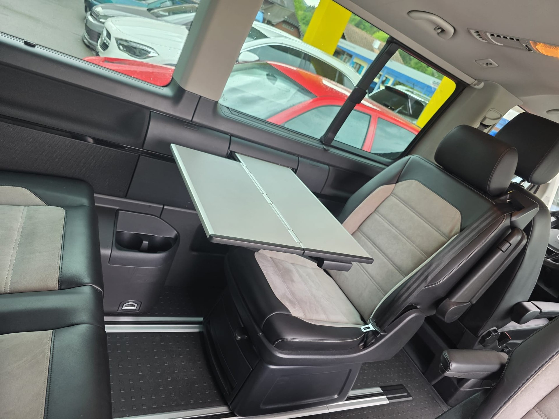 VW T6 Multivan 2.0 TSI Family 4Motion DSG-image-6