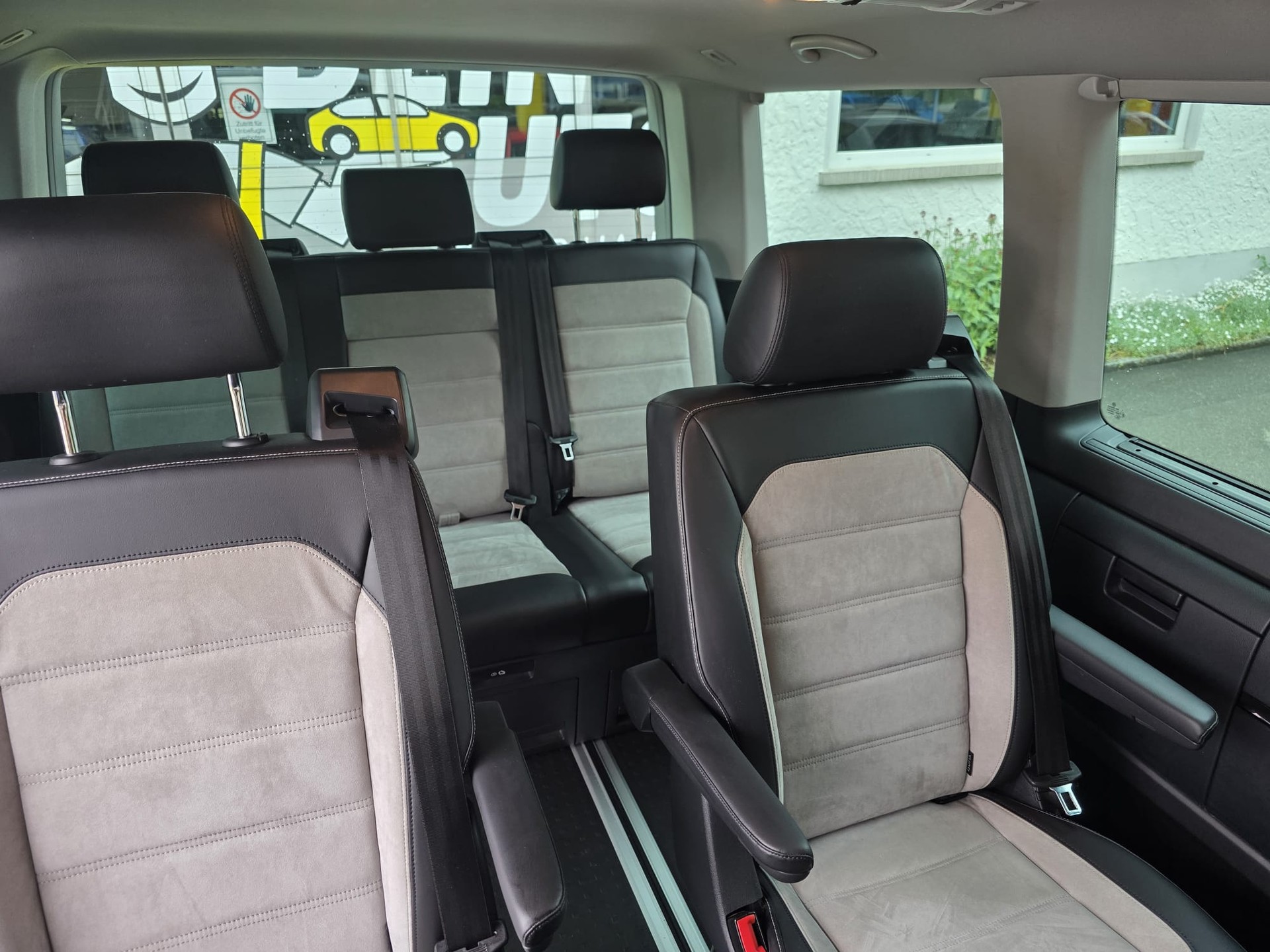 VW T6 Multivan 2.0 TSI Family 4Motion DSG-image-12