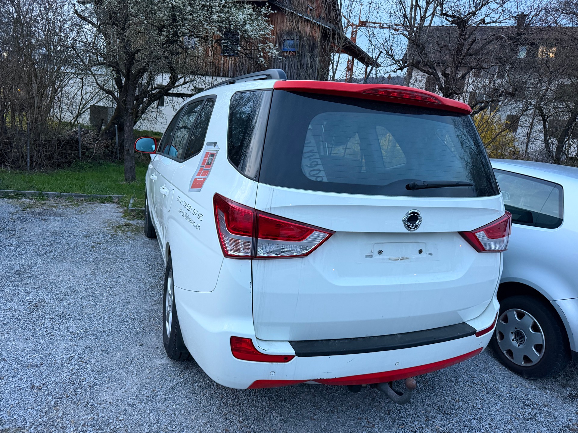 KGM-SsangYong Rodius SV200 e-XDi Quartz 4WD E-Tronic-image-3