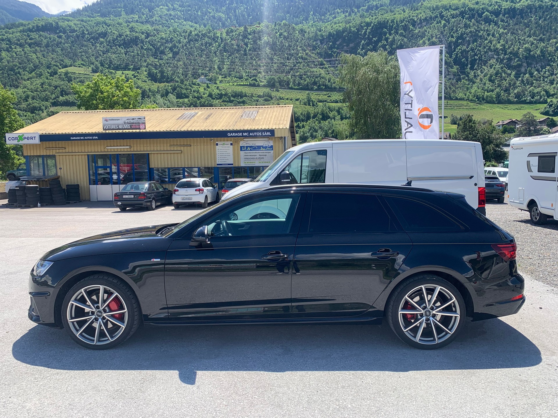 AUDI A4 Avant 40 TDI quattro S-tronic-image-9