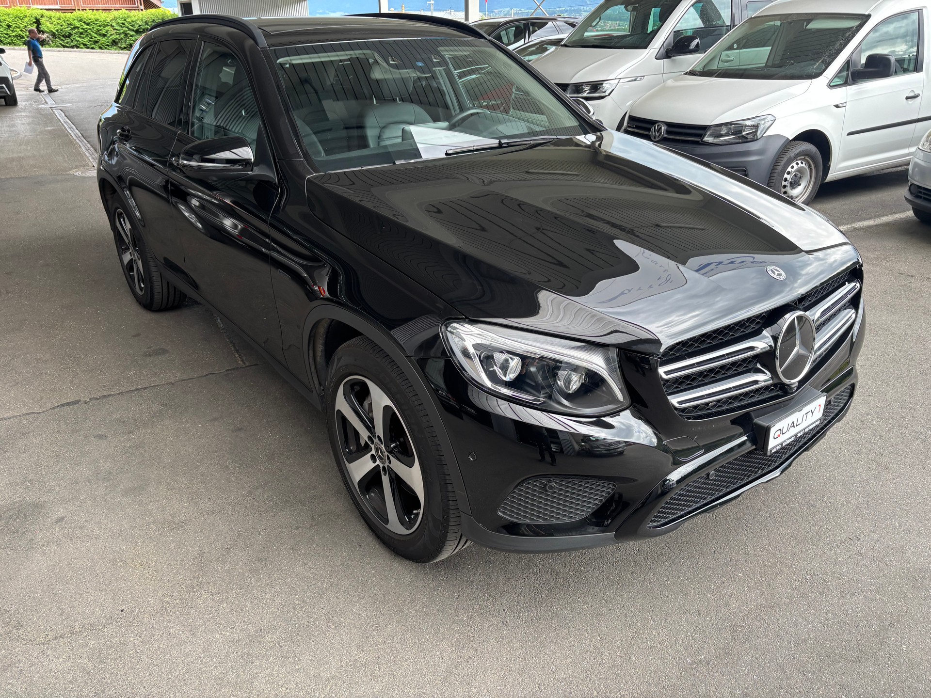 MERCEDES-BENZ GLC 350 e AMG Line 4Matic 7G-Tronic-showroom-element-1