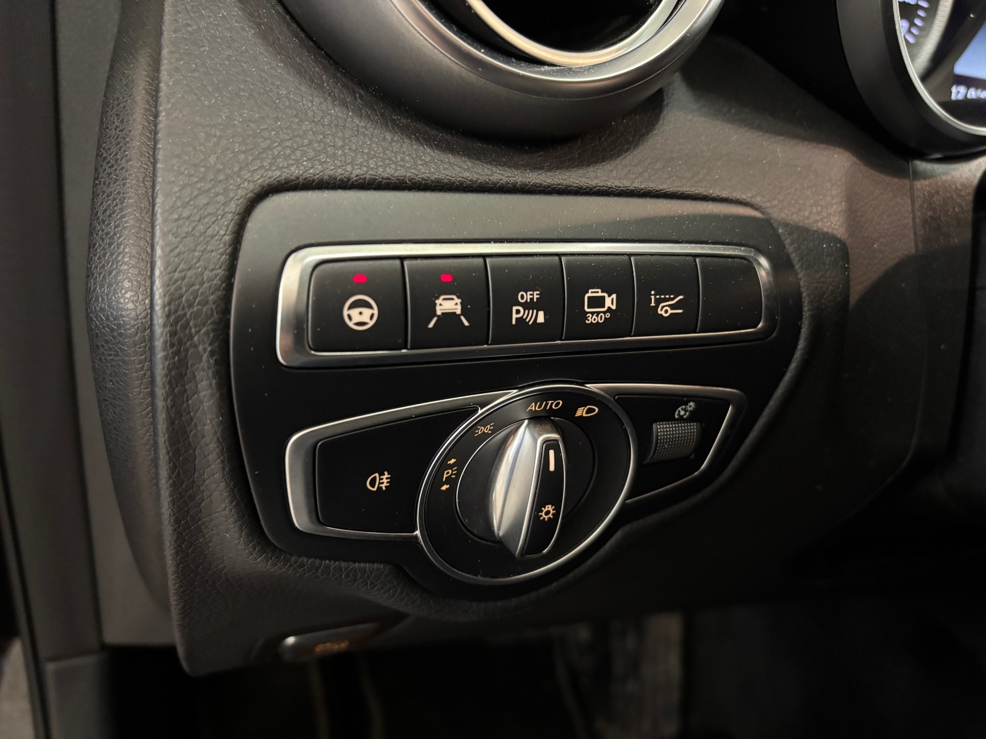 MERCEDES-BENZ GLC 350 e AMG Line 4Matic 7G-Tronic-image-8