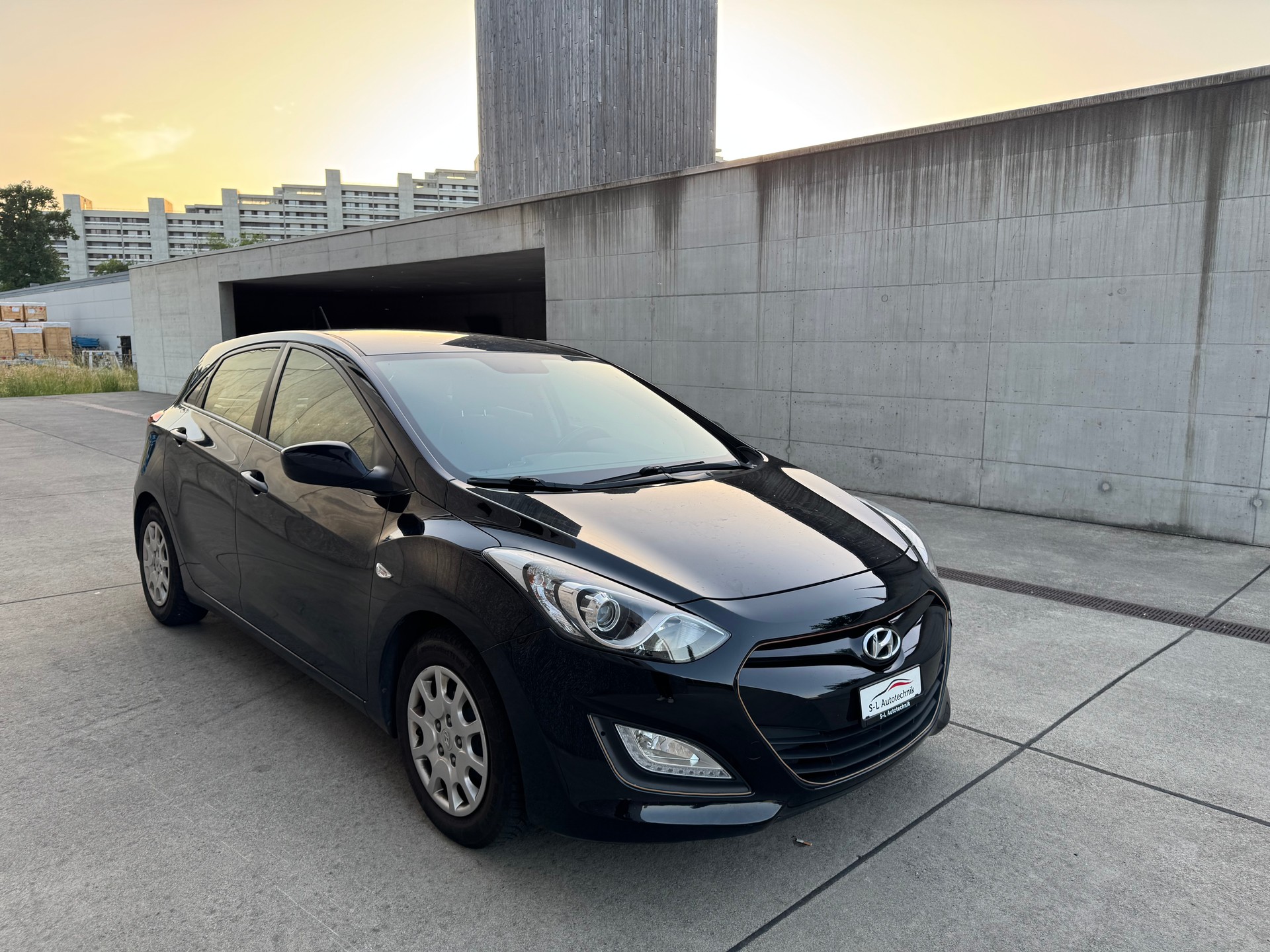 HYUNDAI i30 1.4 Comfort-showroom-element-2