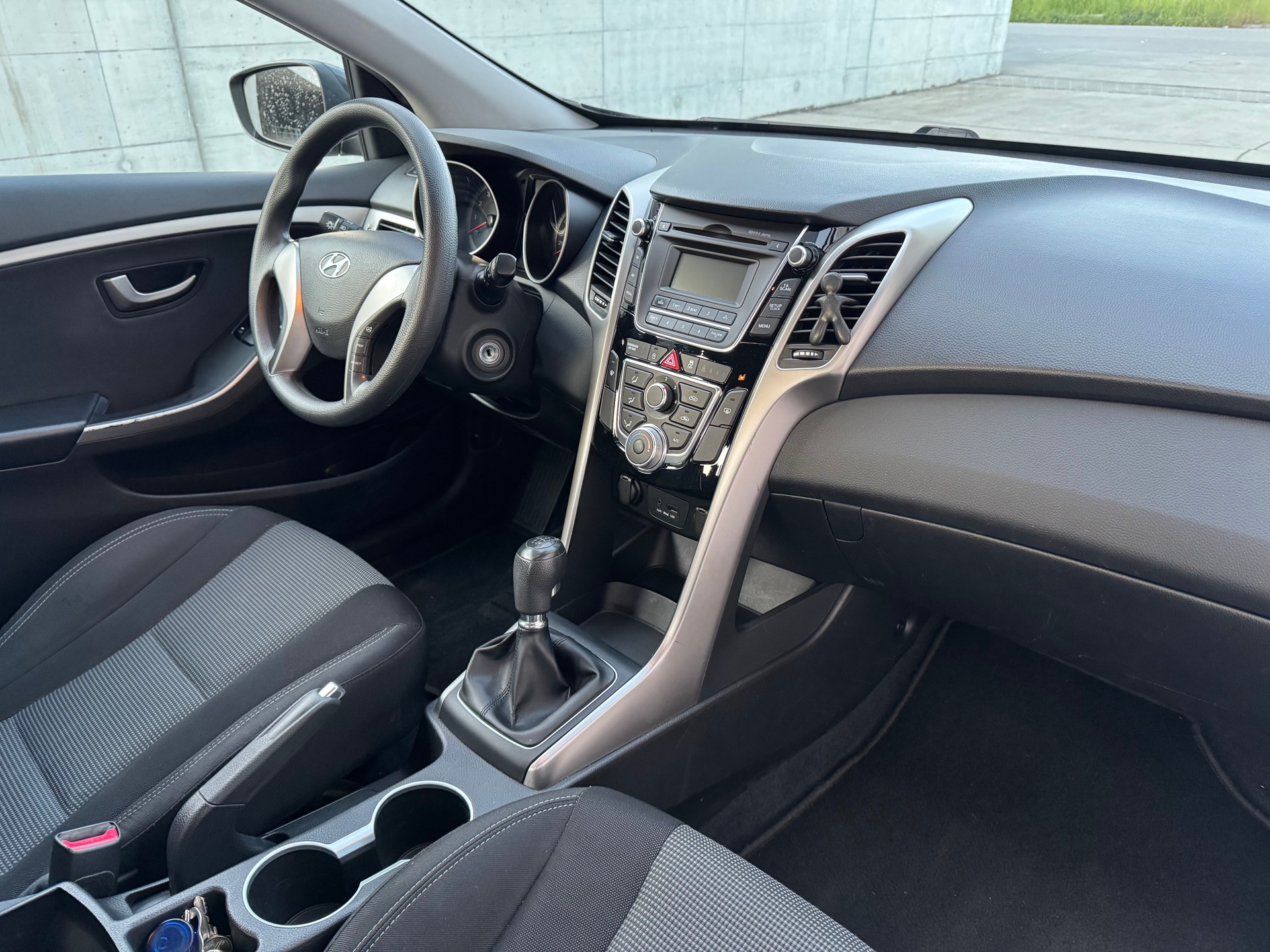 HYUNDAI i30 1.4 Comfort-image-9
