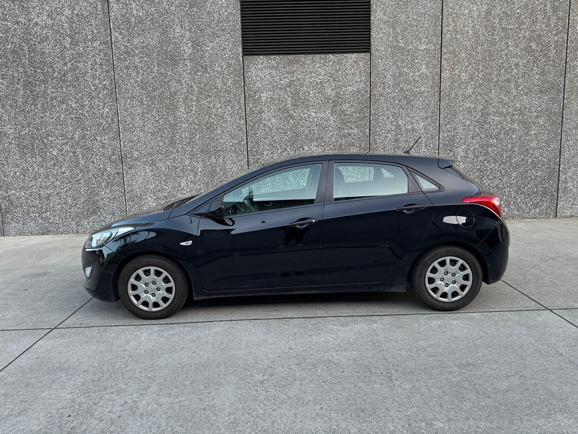 HYUNDAI i30 1.4 Comfort-showroom-element-3