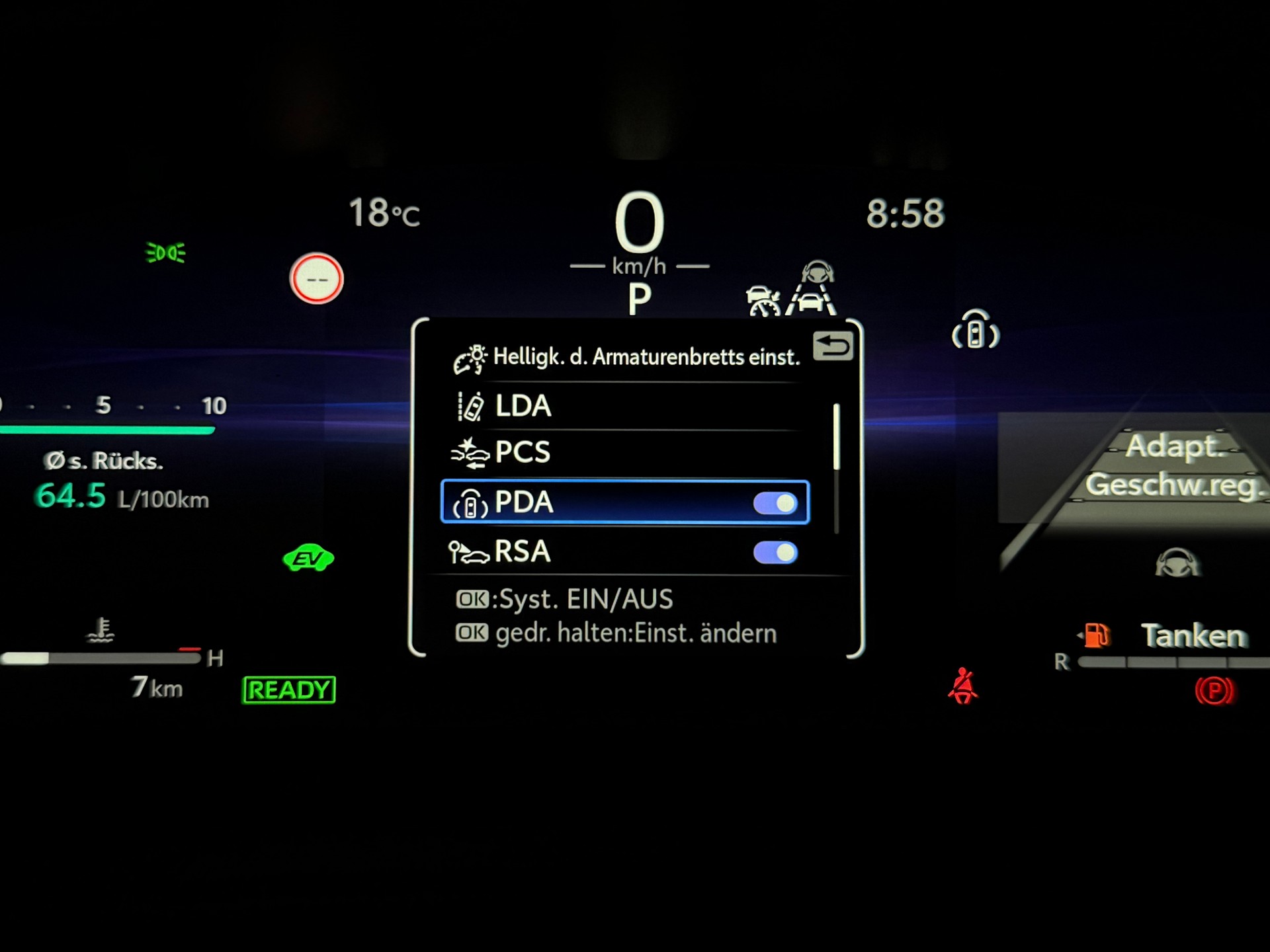 TOYOTA Corolla Cross 1.8 Comfort e-CVT-image-31