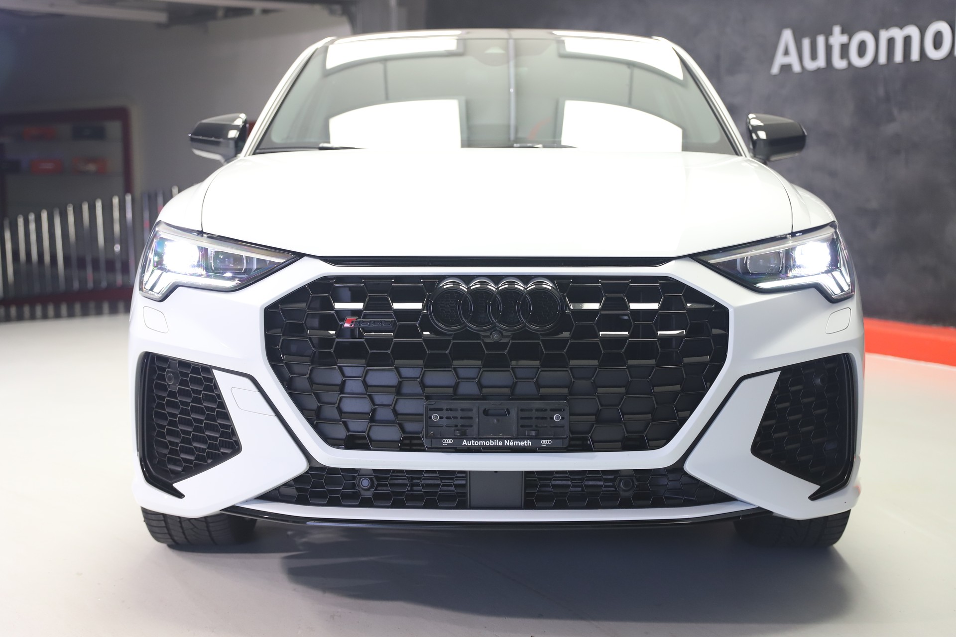AUDI RS Q3 Sportback quattro S tronic-image-4