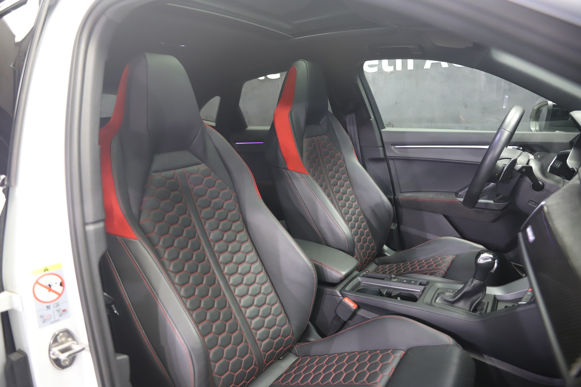 AUDI RS Q3 Sportback quattro S tronic-image-7
