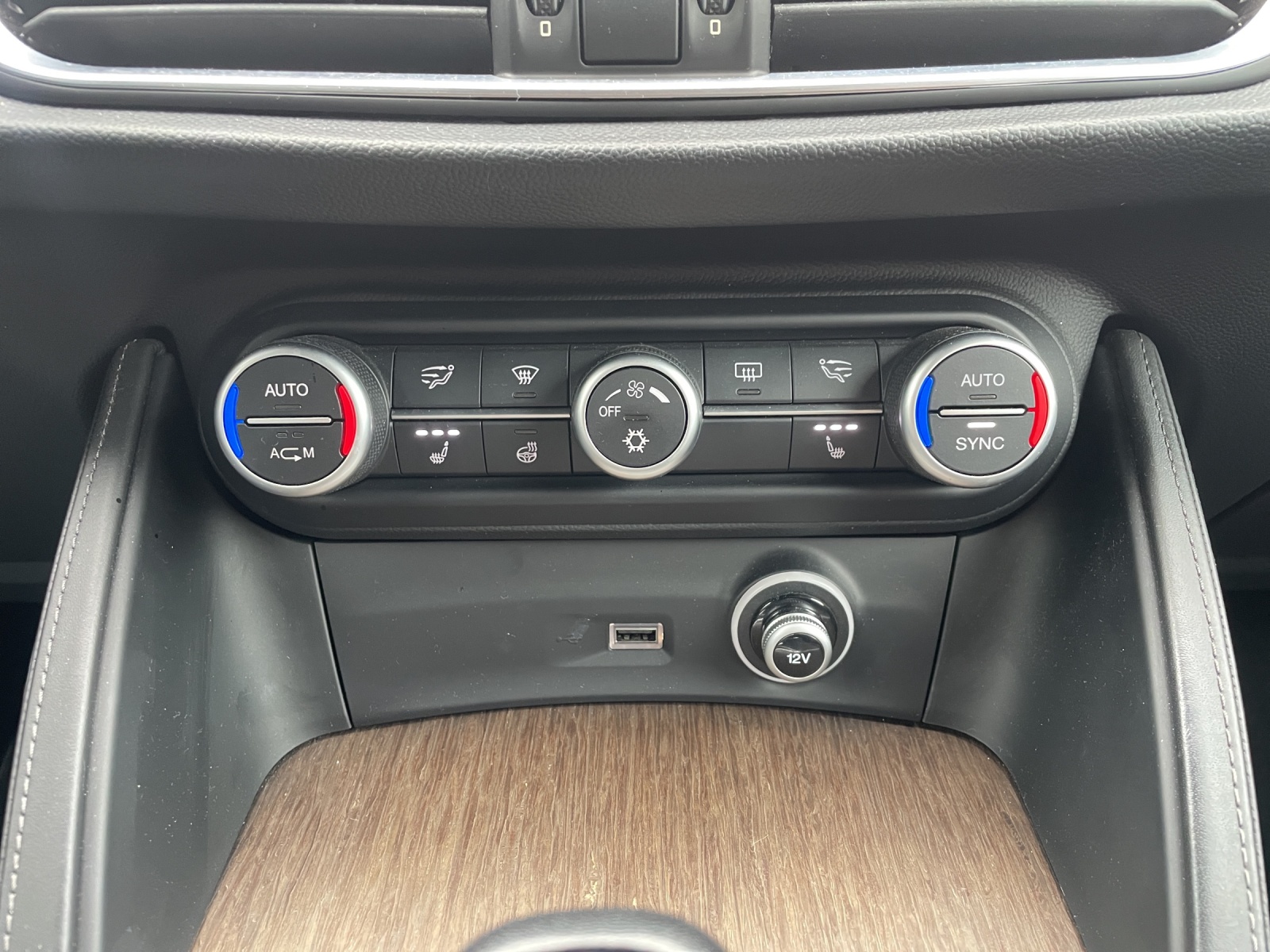 ALFA ROMEO Stelvio 2.0 First Edition Q4 Automatic-image-17