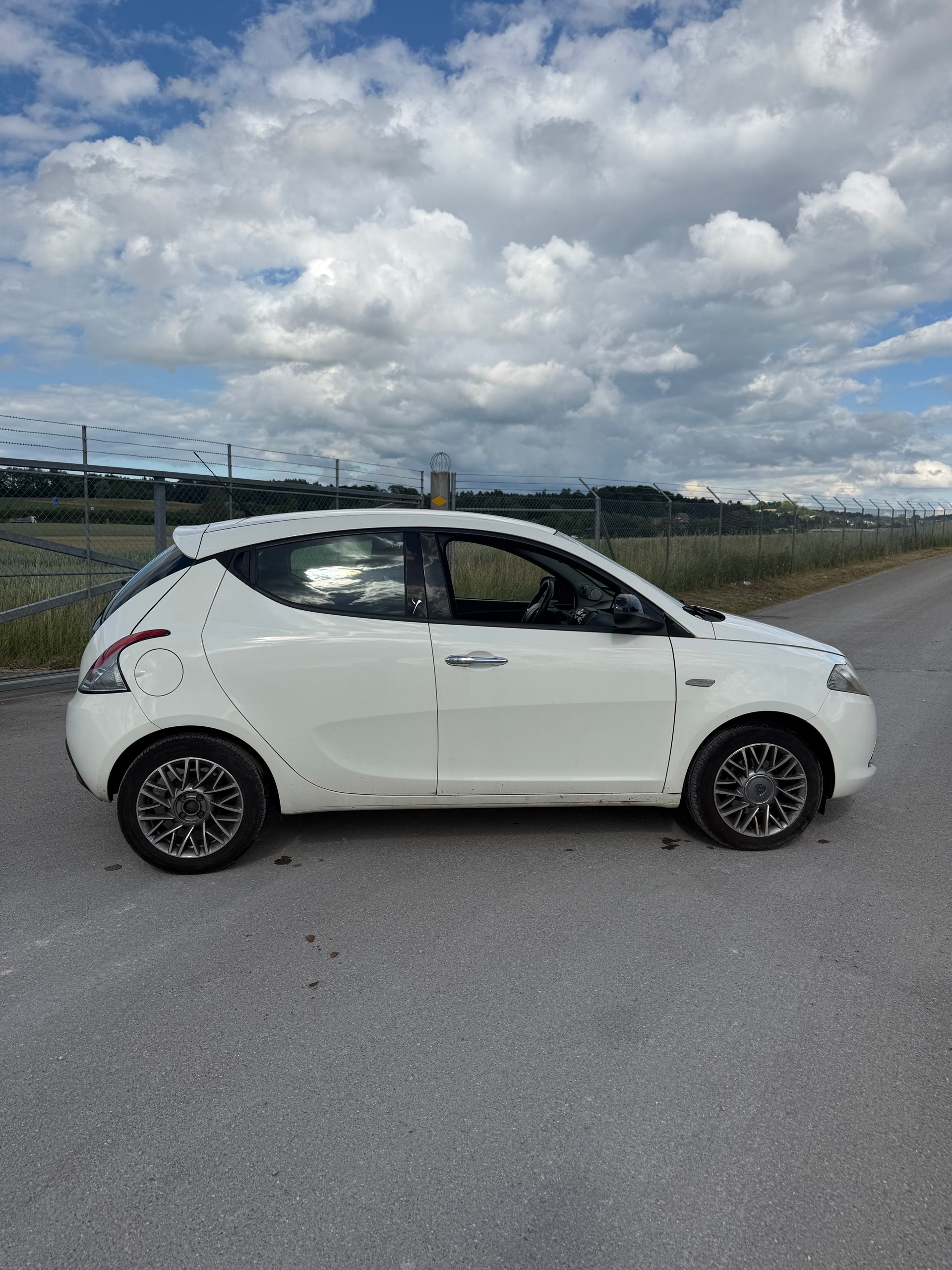 LANCIA Ypsilon 0.9 TwinAir Gold-image-7