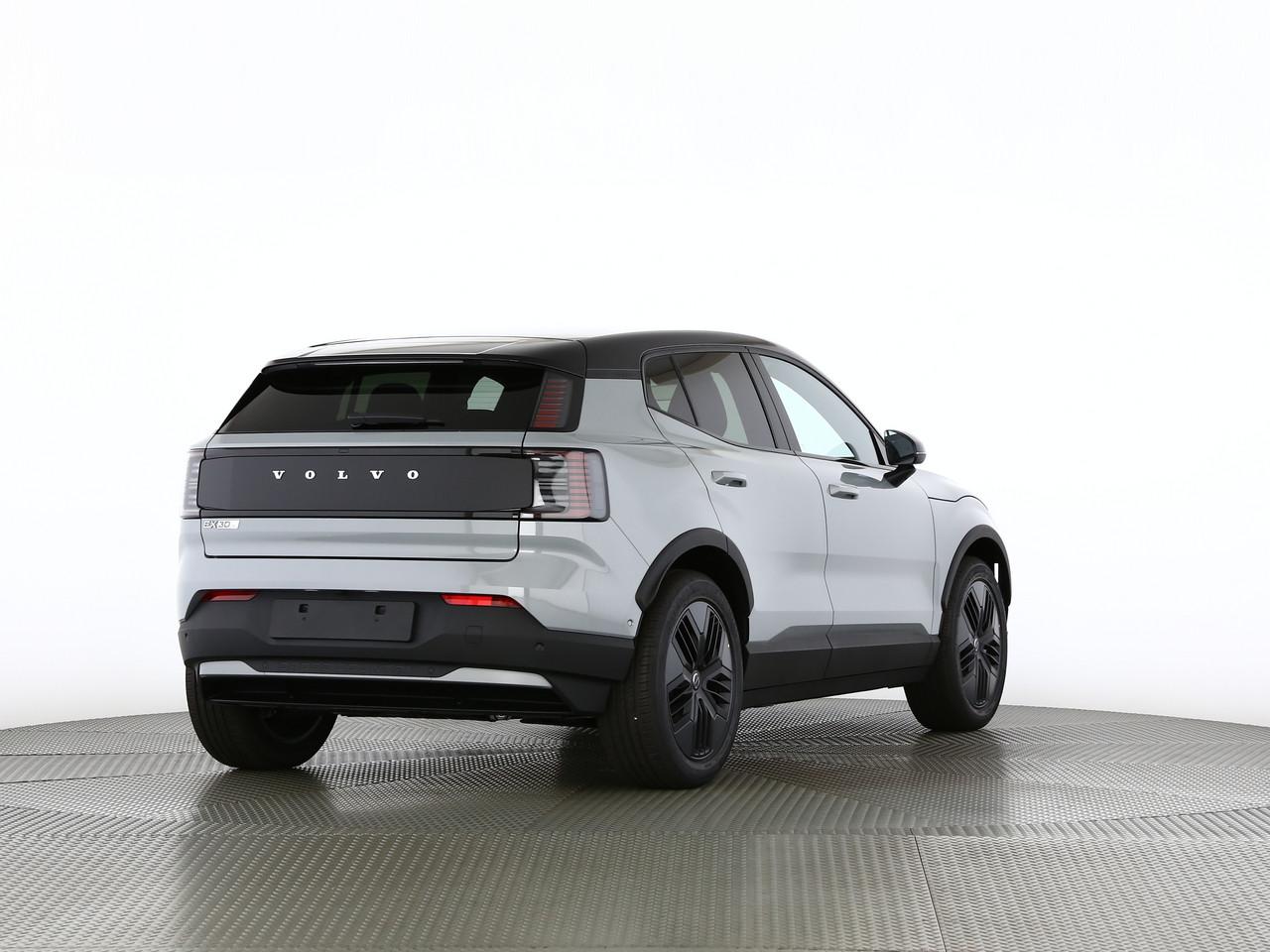 VOLVO EX30 CC P8 Ultra AWD-showroom-element-1