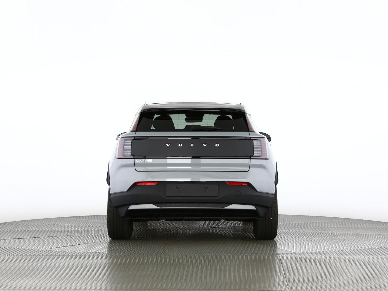 VOLVO EX30 CC P8 Ultra AWD-showroom-element-3