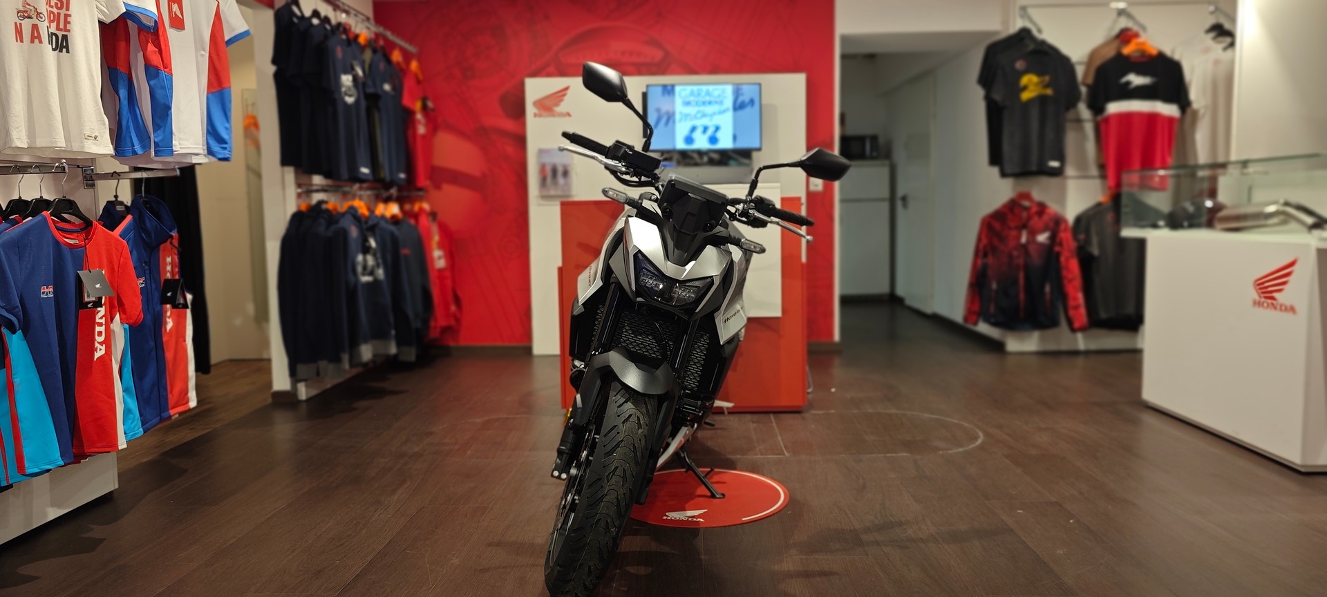 HONDA CB 750 Hornet (35kW) E-Clutch-image-6
