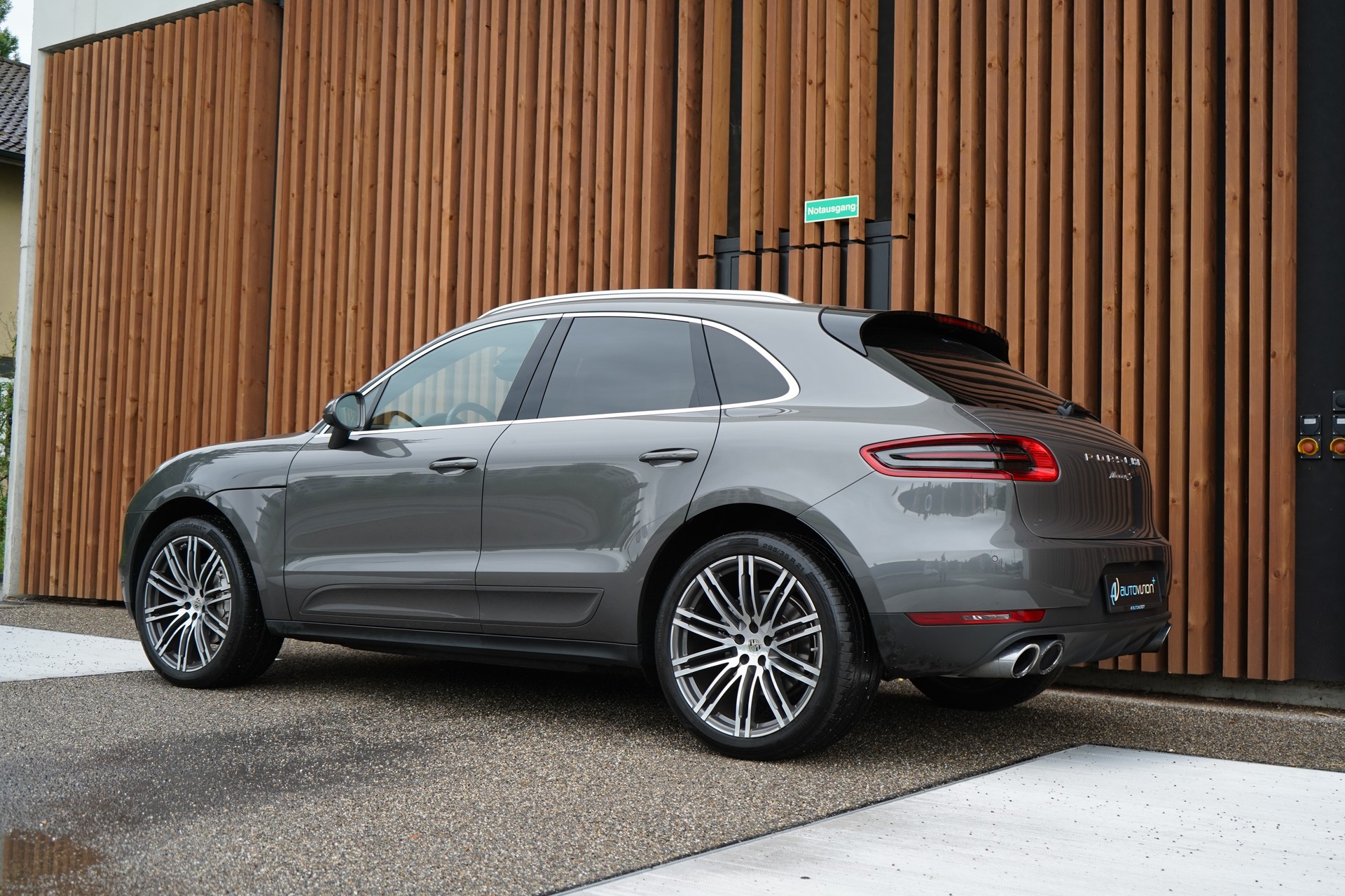 PORSCHE MACAN S PDK l 340 PS-image-12