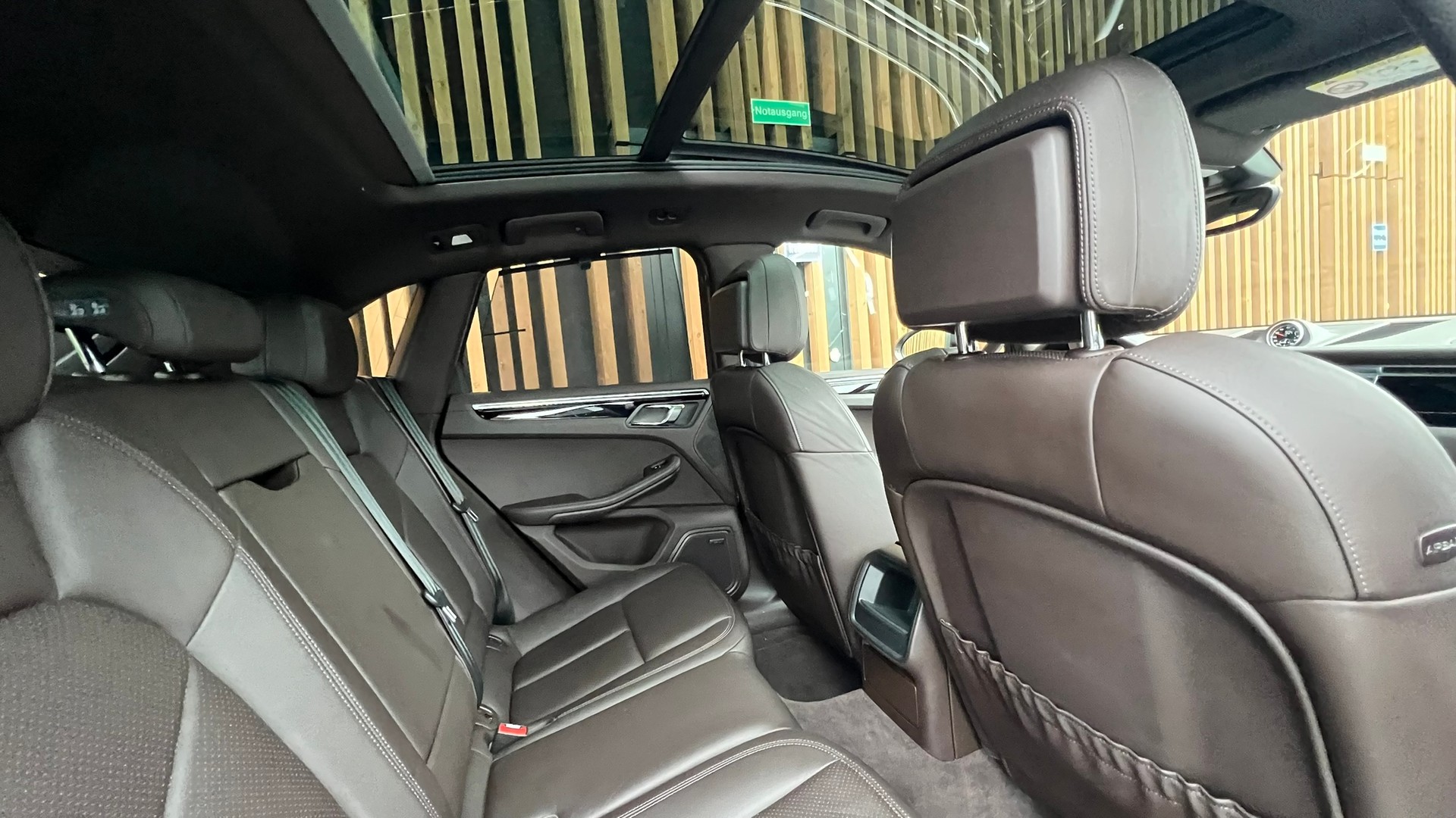 PORSCHE MACAN S PDK l 340 PS-image-26