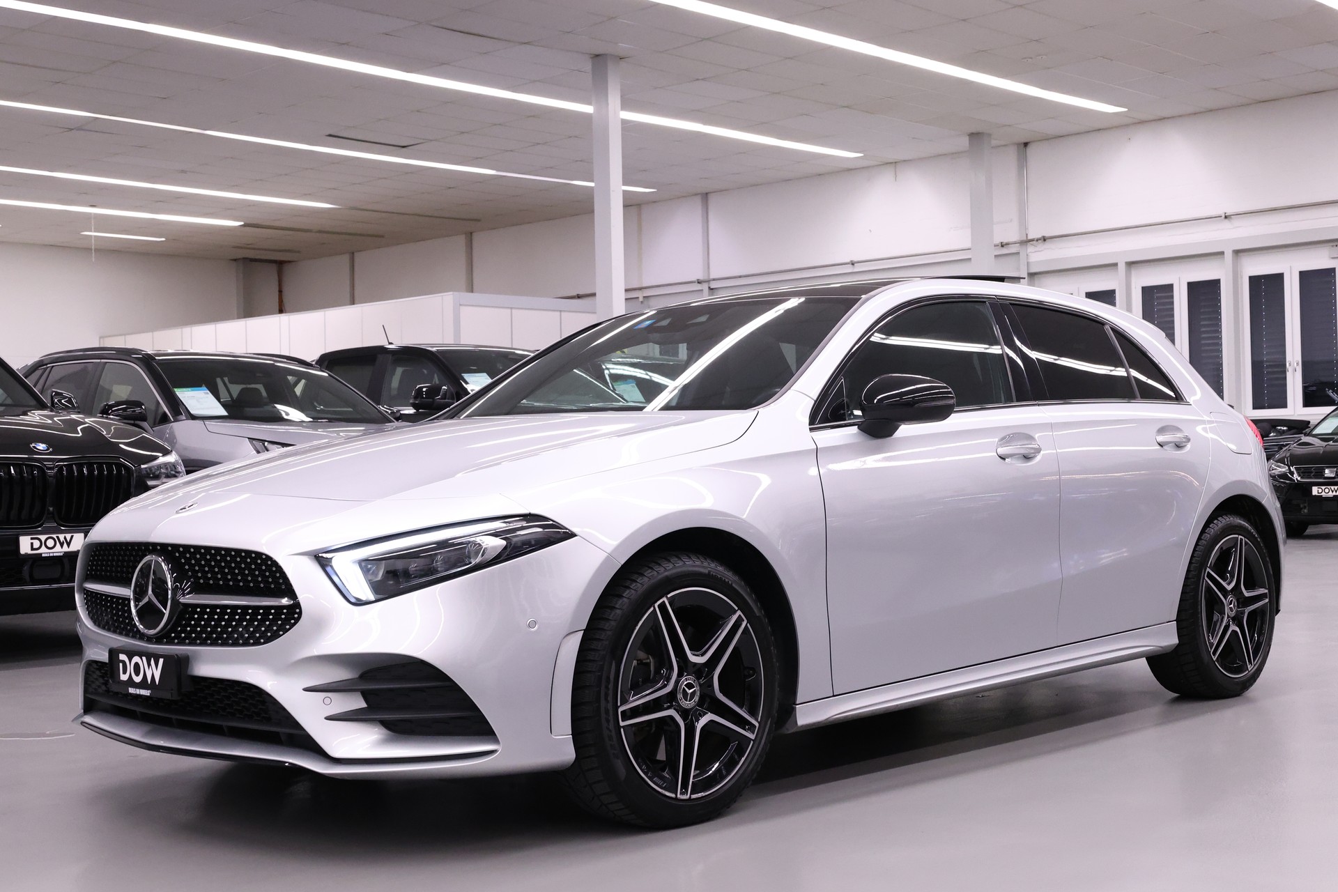 MERCEDES-BENZ A 250 e AMG Line-showroom-element-2