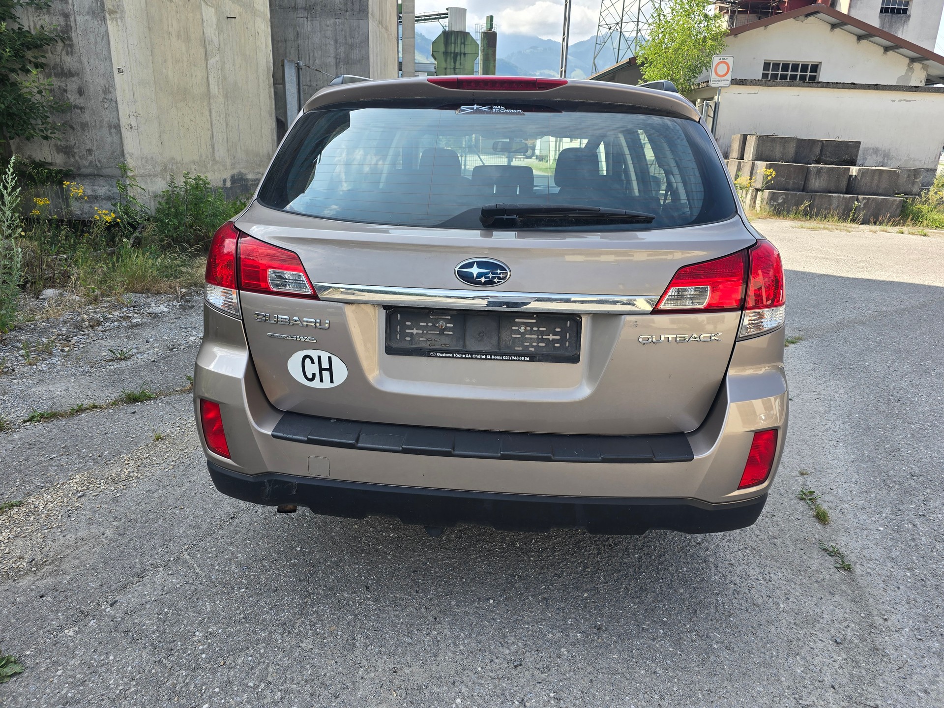 SUBARU Outback 2.5i Swiss Classic AWD Lineartronic-image-3