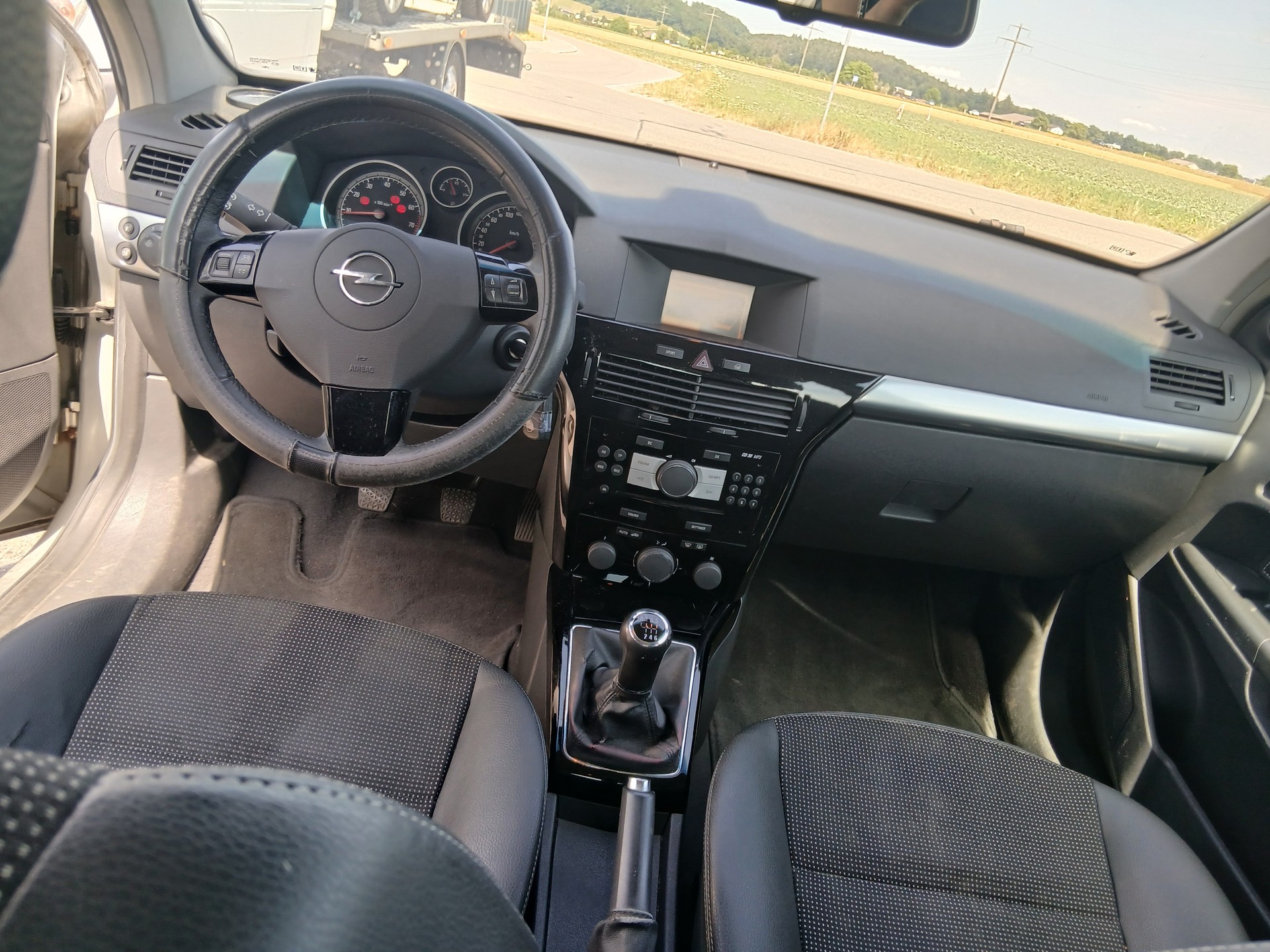 OPEL Astra 1.6i 16V Turbo Cosmo-image-6