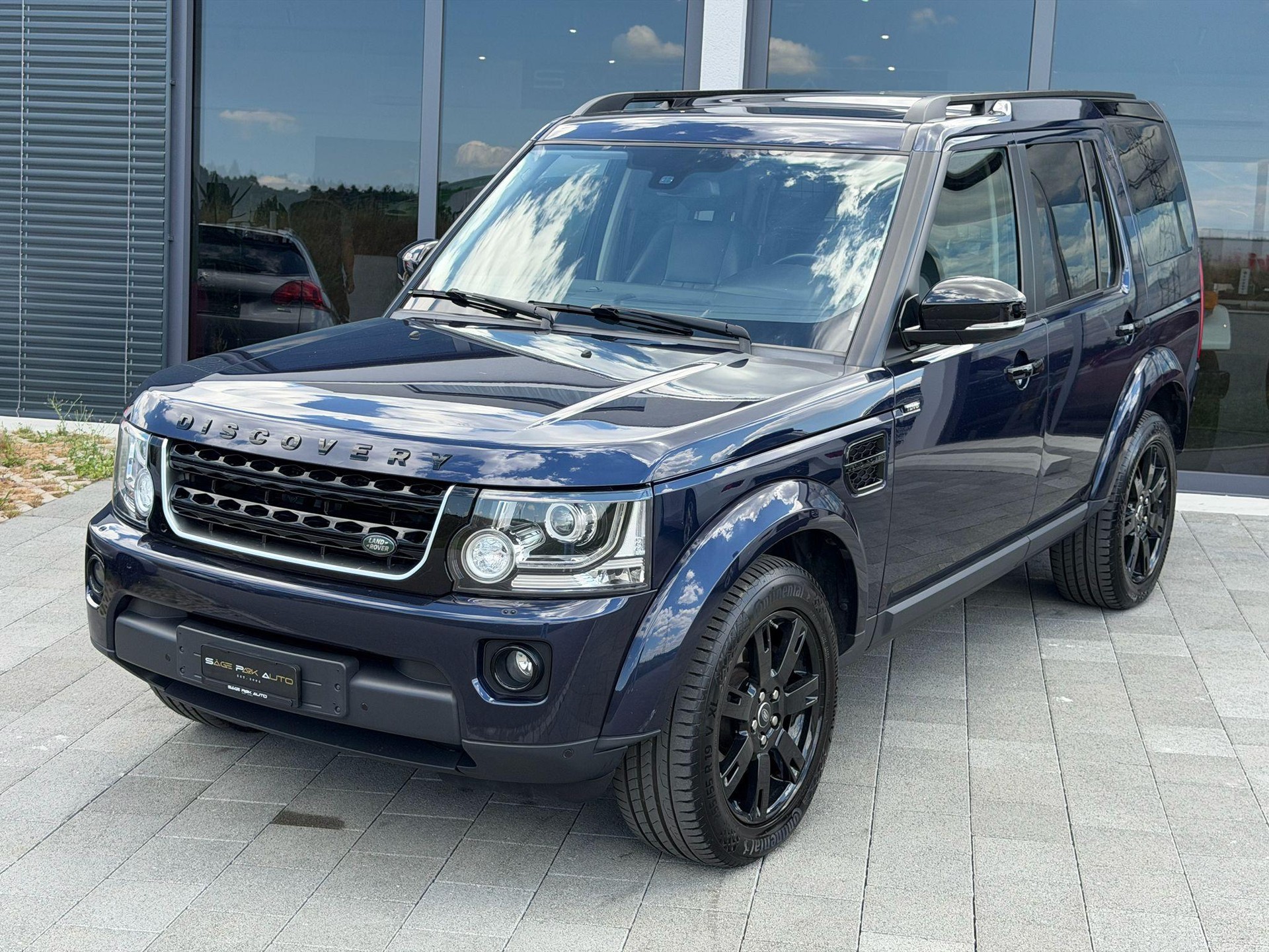 LAND ROVER Discovery 3.0 TDV6 210 HSE-showroom-element-3