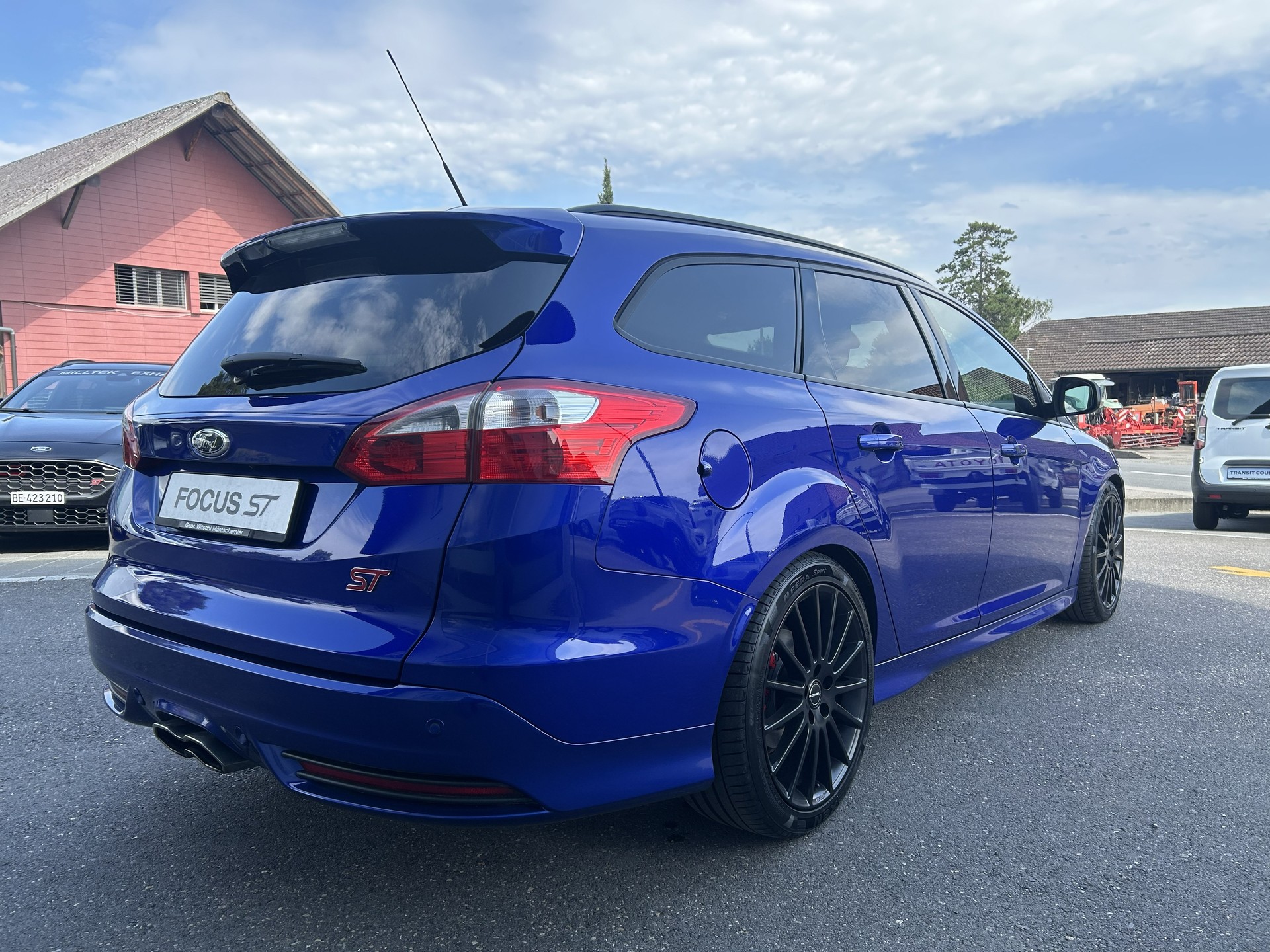 FORD Focus 2.0 SCTi ST-3-showroom-element-3