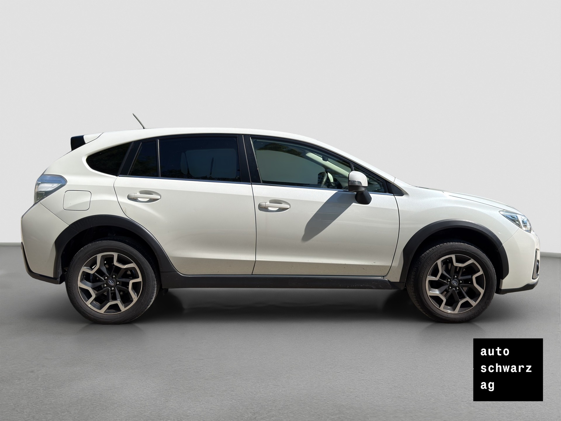 SUBARU XV 2.0 Swiss Two AWD CVT-showroom-element-3