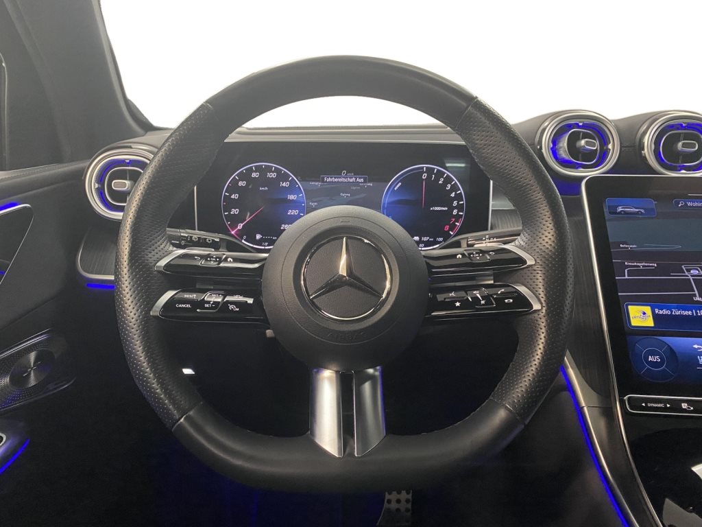 MERCEDES-BENZ GLC 300 e AMG Line 4MATIC-image-11