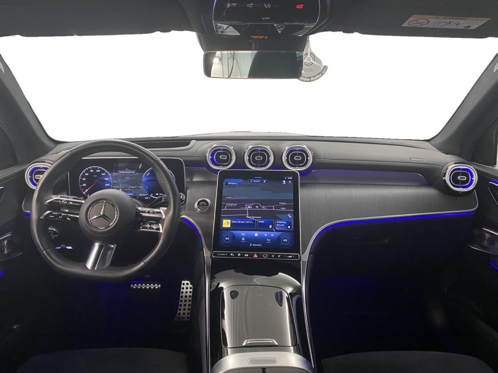 MERCEDES-BENZ GLC 300 e AMG Line 4MATIC-image-8