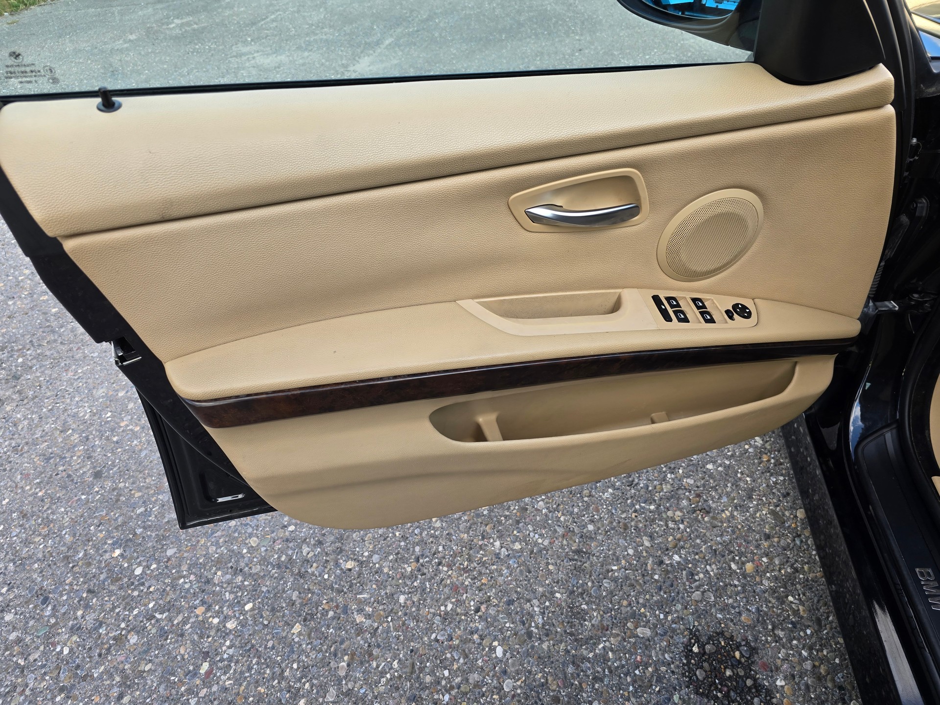 BMW 320i Access Steptronic-image-13