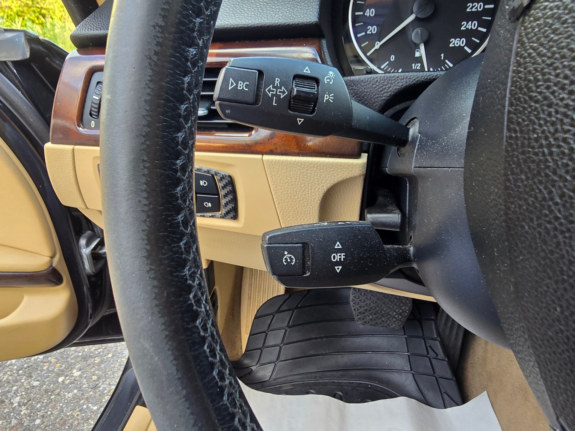 BMW 320i Access Steptronic-image-19